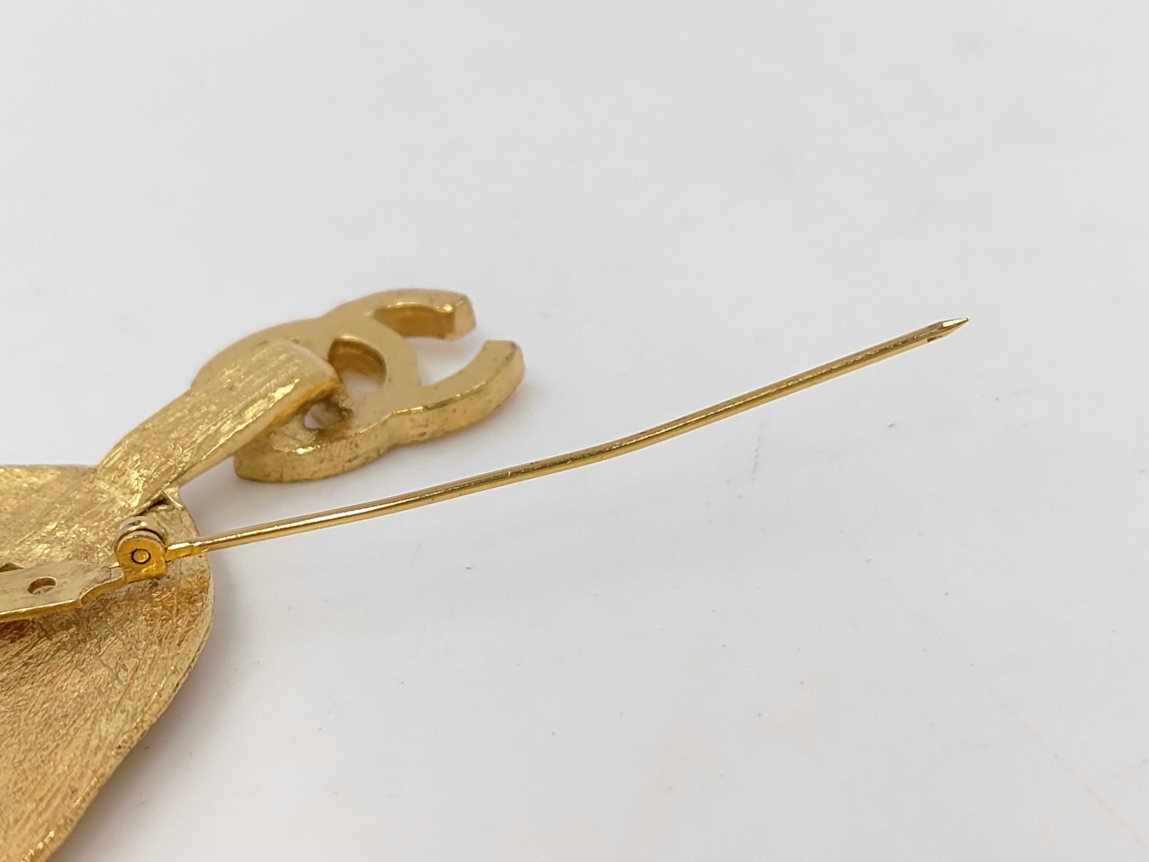 Coco Mark Heart Arrow Brooch — view 4
