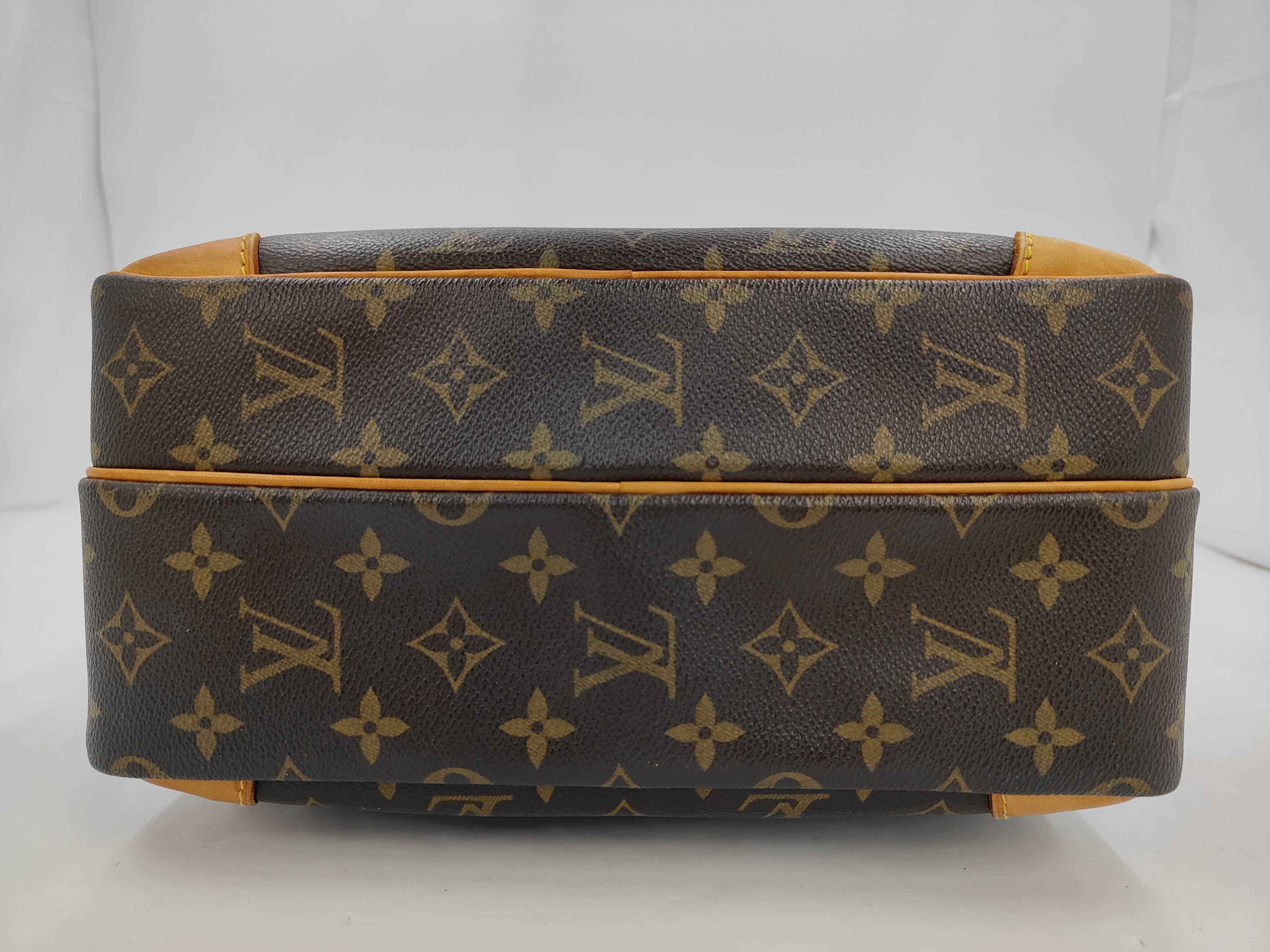 Nile Shoulder Bag — view 3