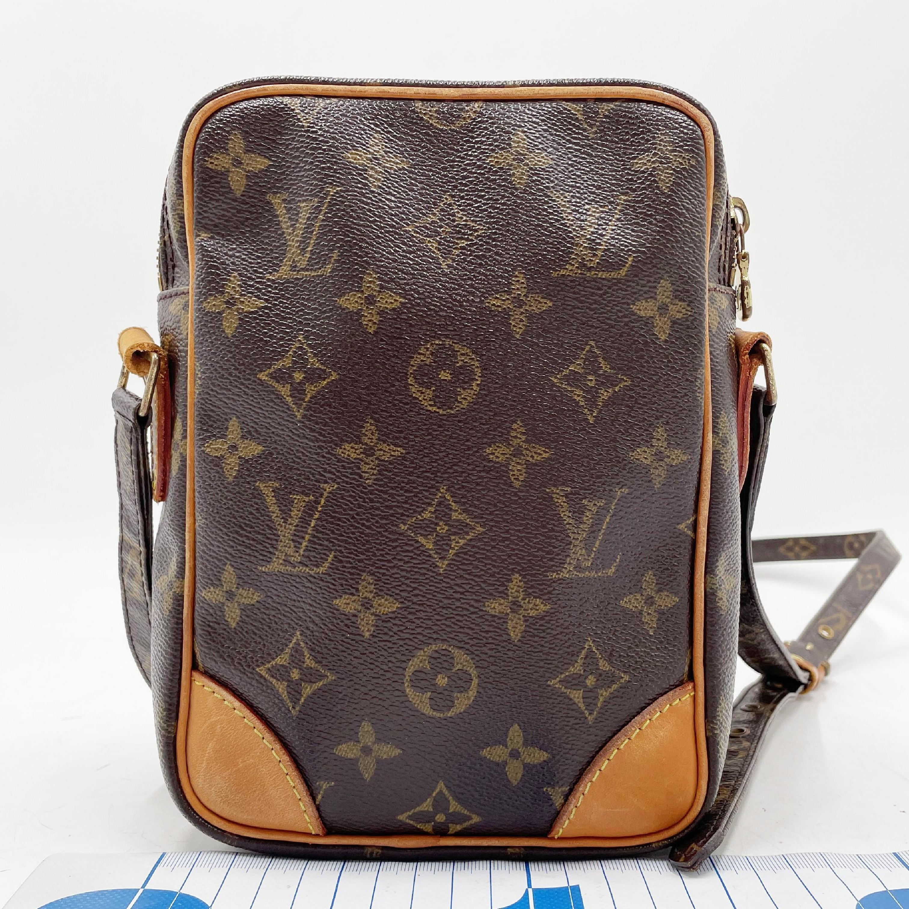 Amazon M45236 Monogram Shoulder Bag — view 2
