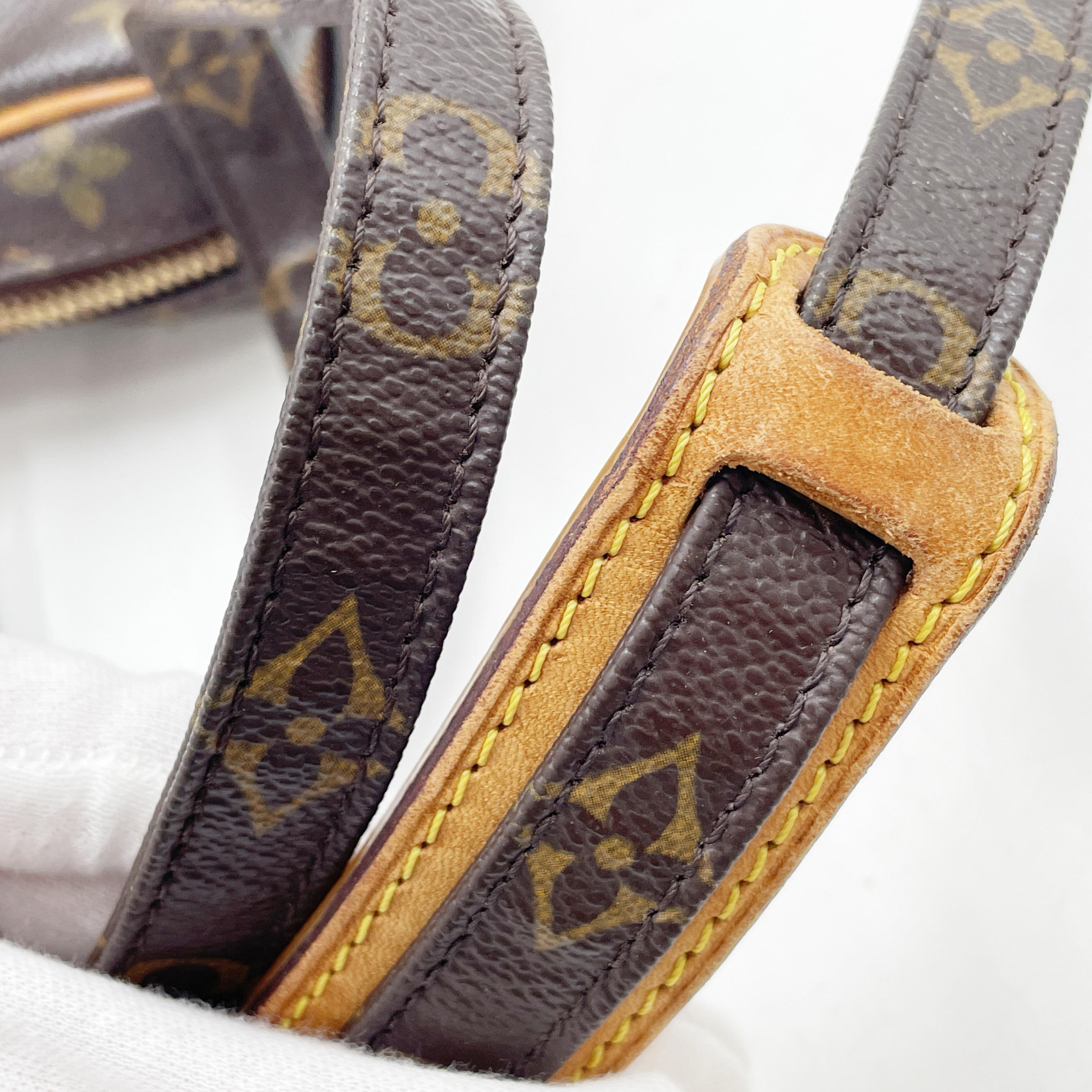 Amazon M45236 Monogram Shoulder Bag — view 9