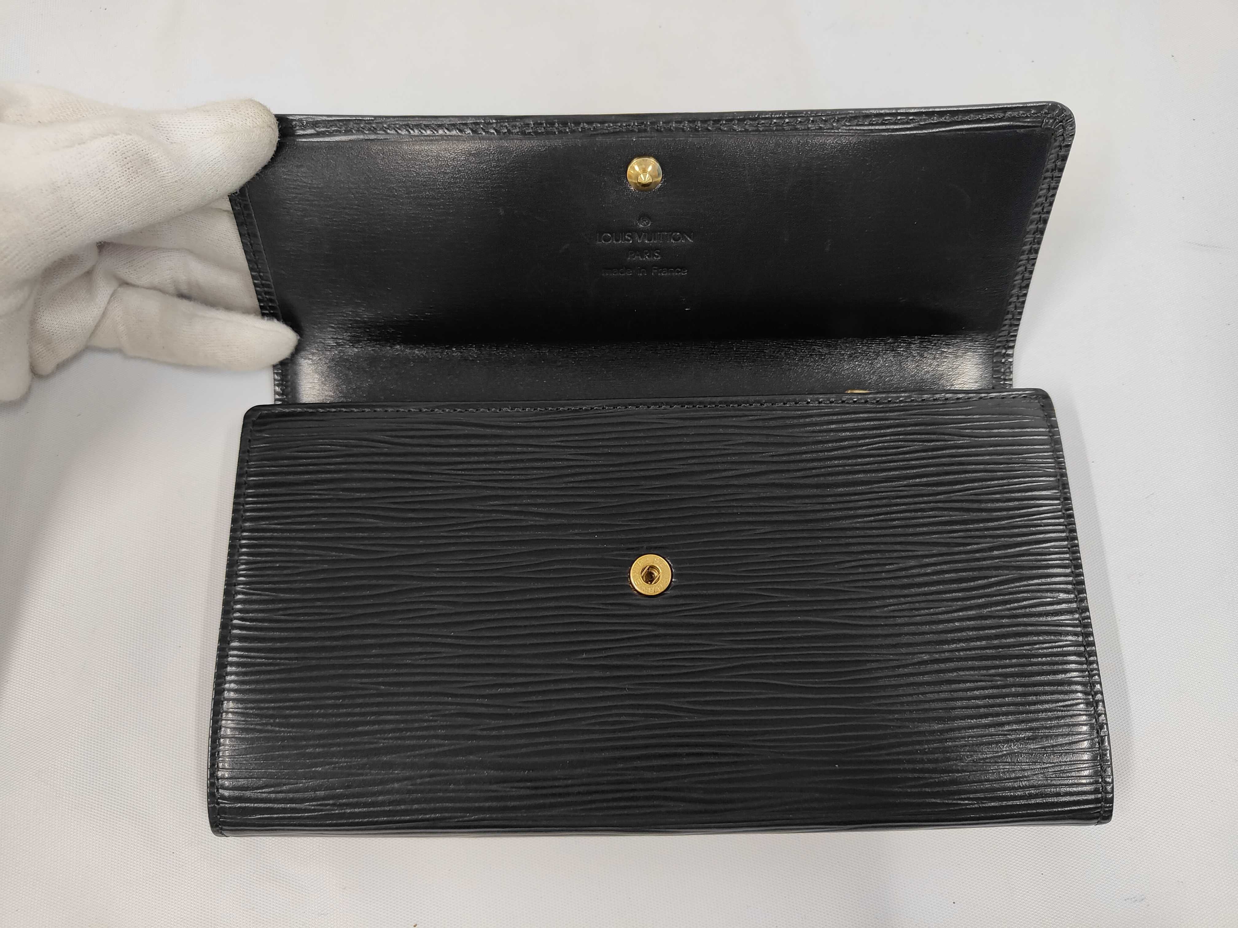 Epi Pochette Portemonnaie Credit Noir MI0991 Wallet — view 5