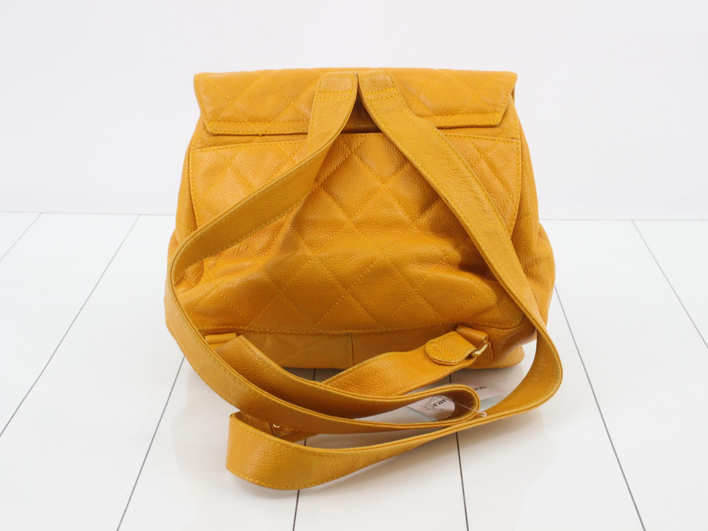 Caviar leather (bag) - Matelassé backpack — view 2