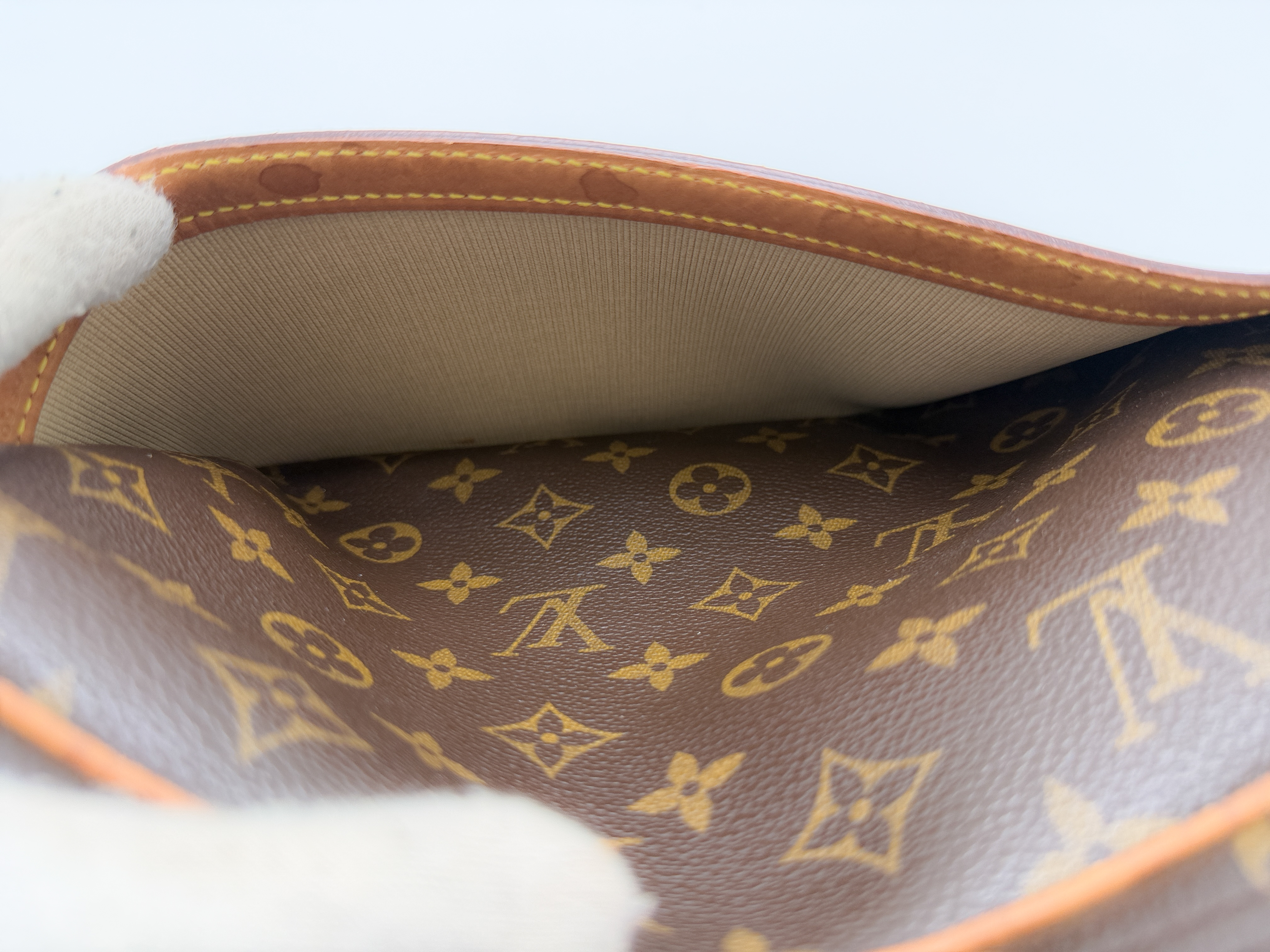 Monogram M45254 Reporter PM SP0999 Shoulder Bag — view 15