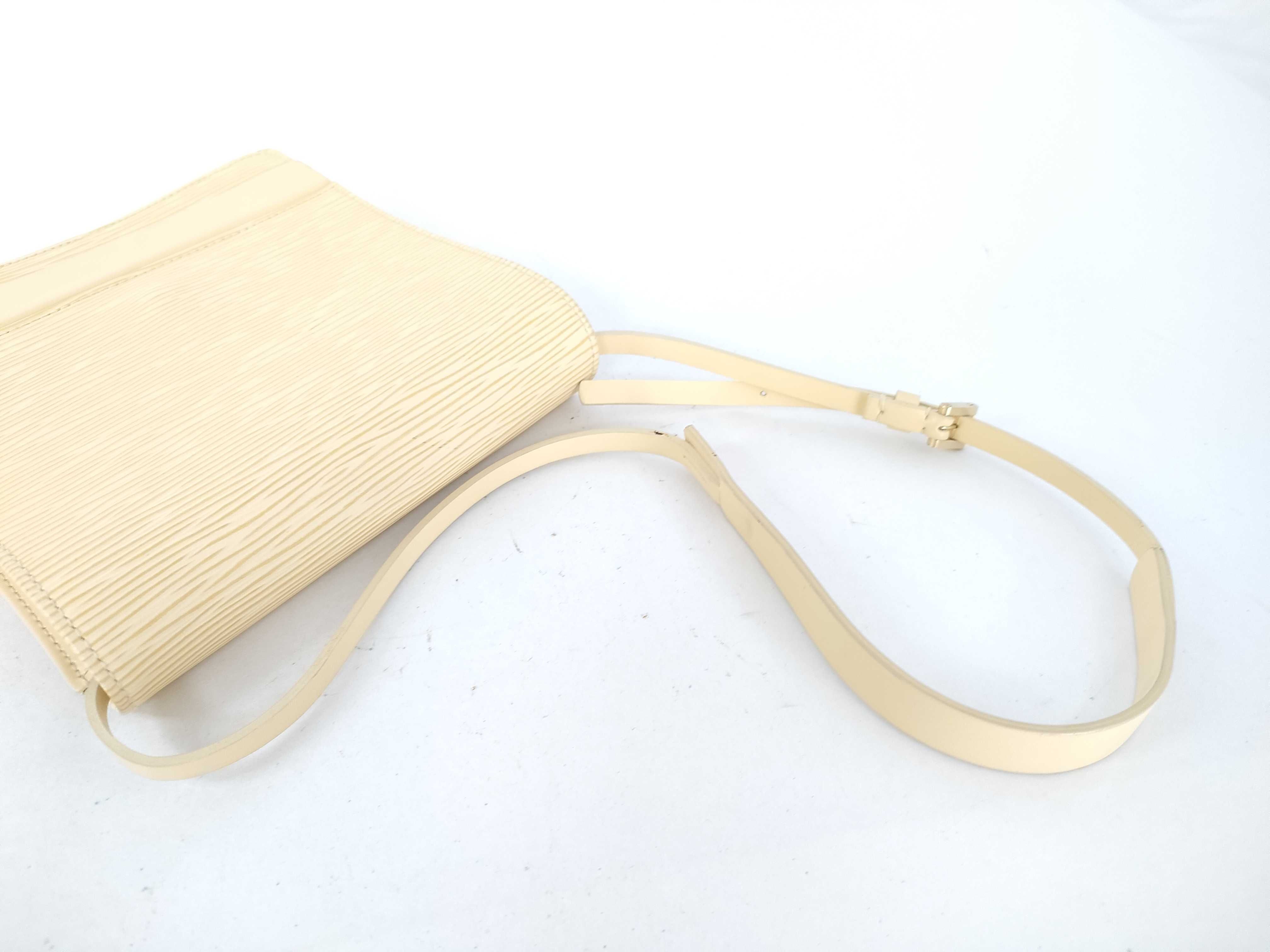 Epi Biarritz Mini Shoulder Bag M5293A AS0030 Shoulder Bag — view 3