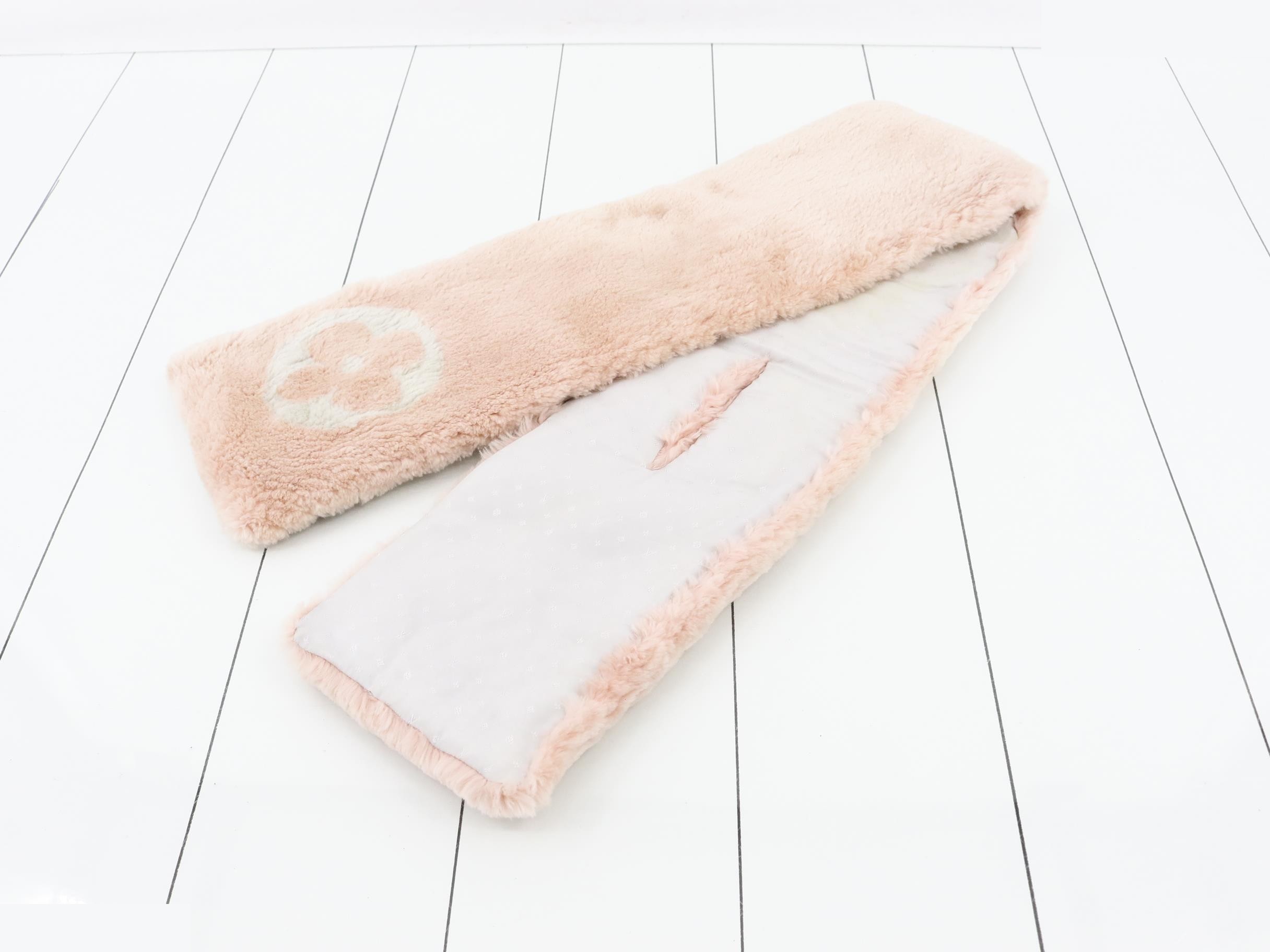 Echarpe LV Stamp Scarf, Beaver/Silk — view 2