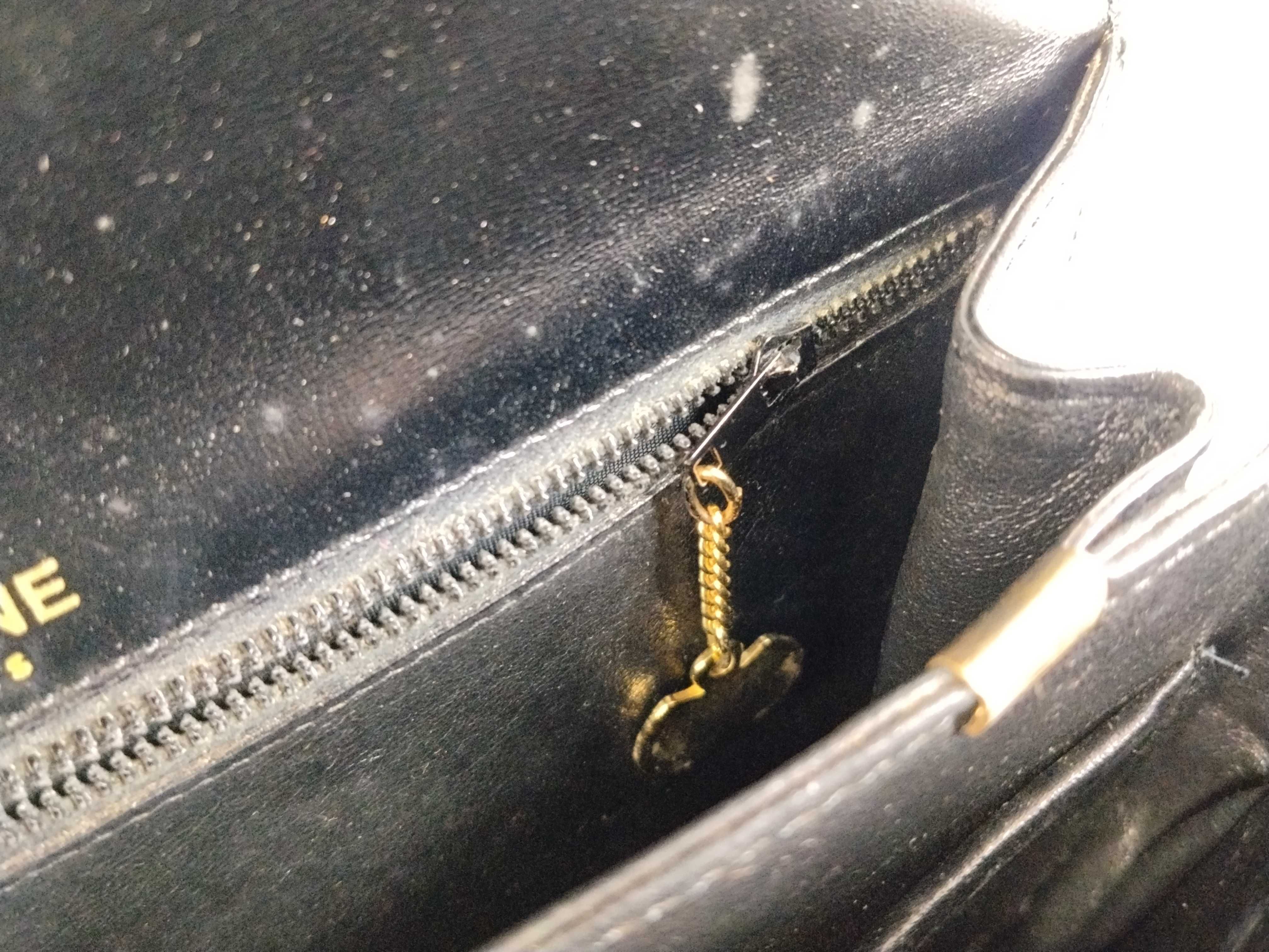 shoulder bag — view 13
