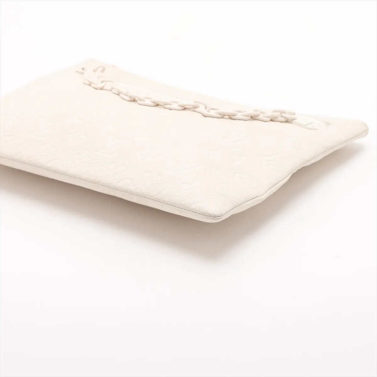 Taurillon Monogram Pochette A4 M67462 UB5118 White — view 3