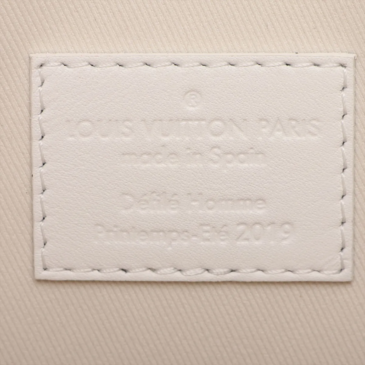 Taurillon Monogram Pochette A4 M67462 UB5118 White — view 8