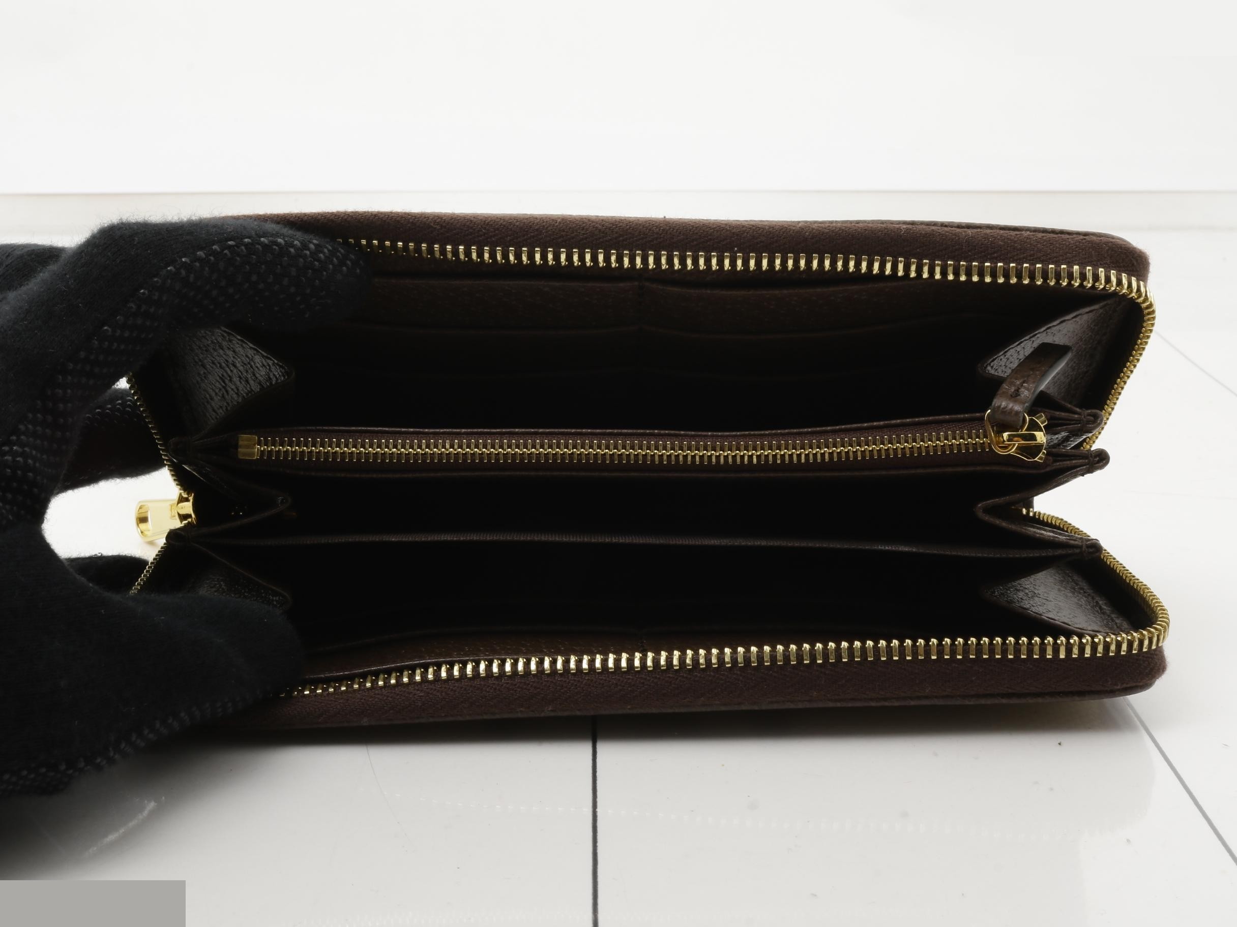 Jumbo GG Round Zipper Long Wallet — view 4