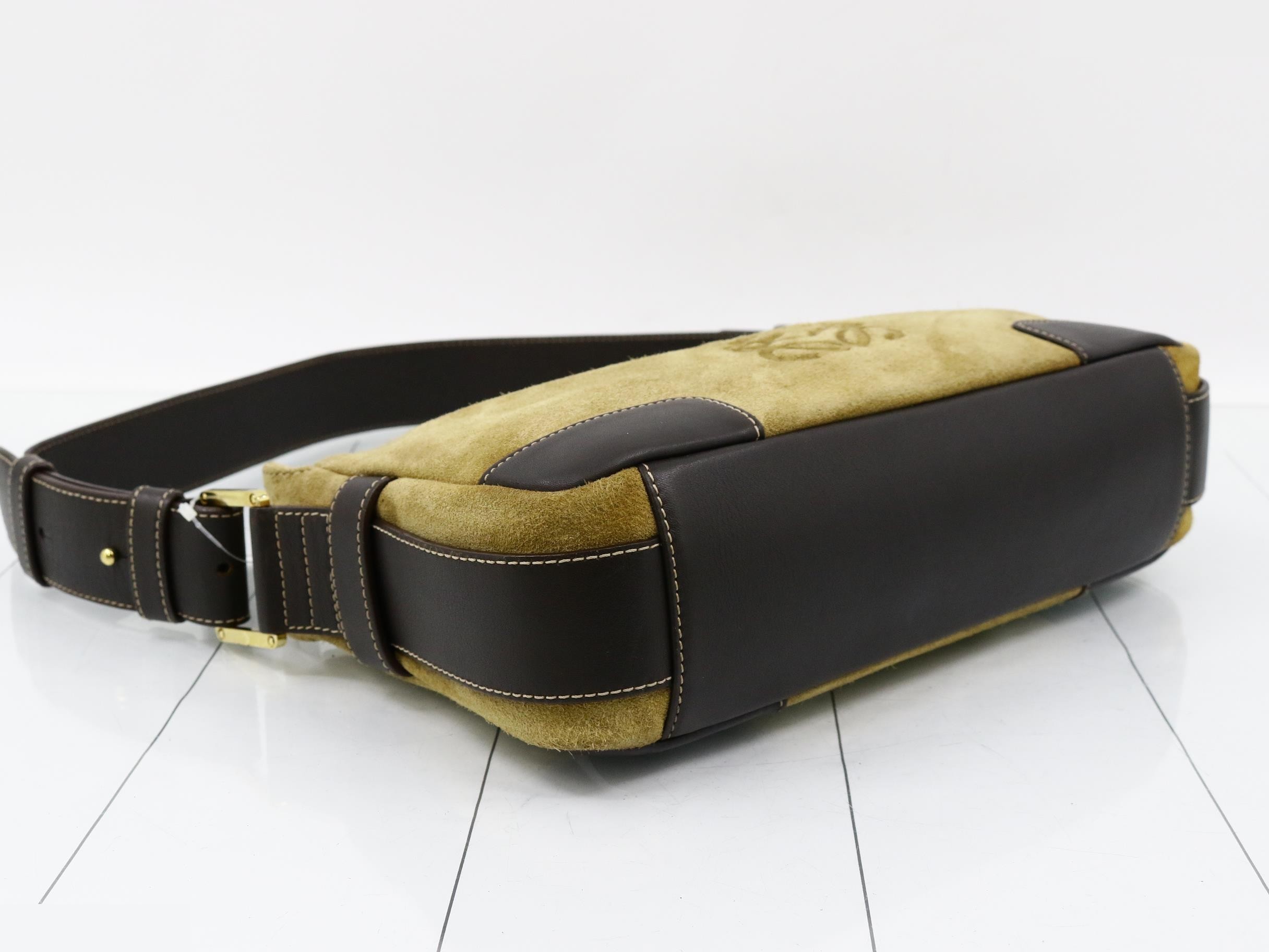 Anagram Suede Beige One Shoulder Bag 270 — view 5
