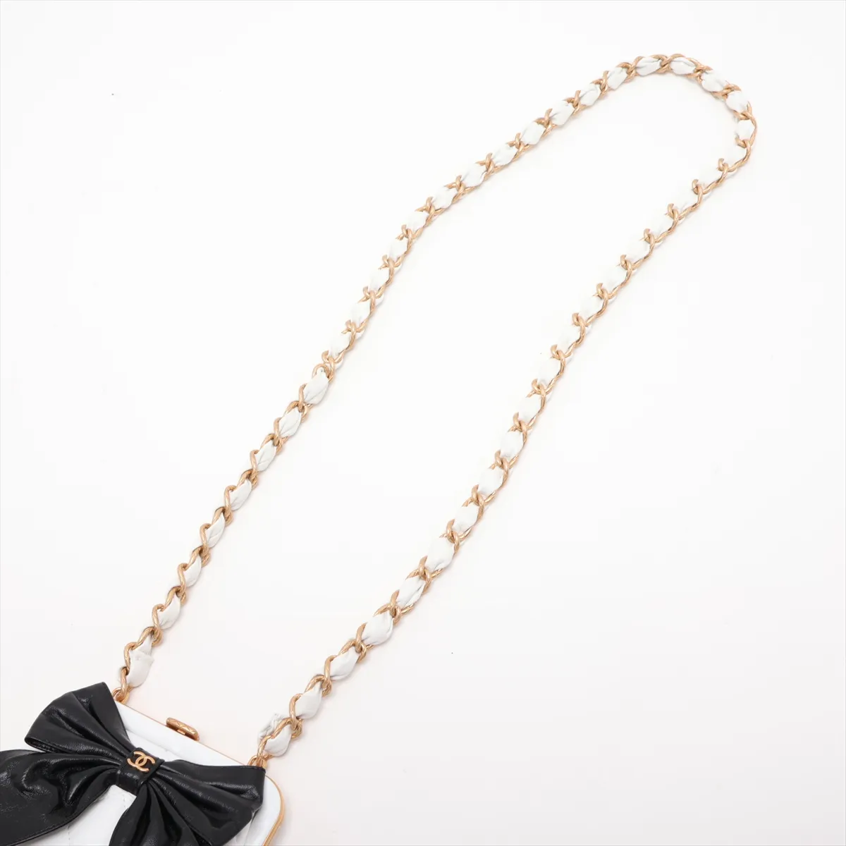 Matelassé Patent Leather Chain Shoulder Bag, Clasp Closure, Ribbon, White x Black, Gold Hardware, CN33GCX6, Random Serial Number — view 5