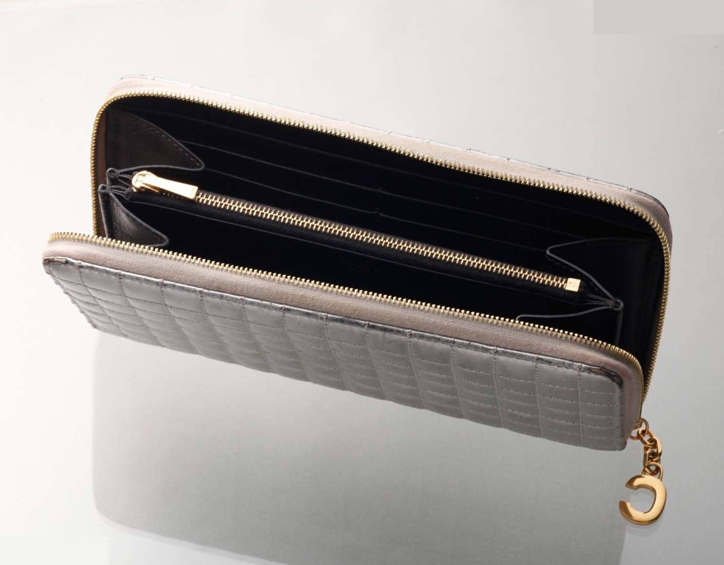 Other lines: Bags and Wallets — view 3