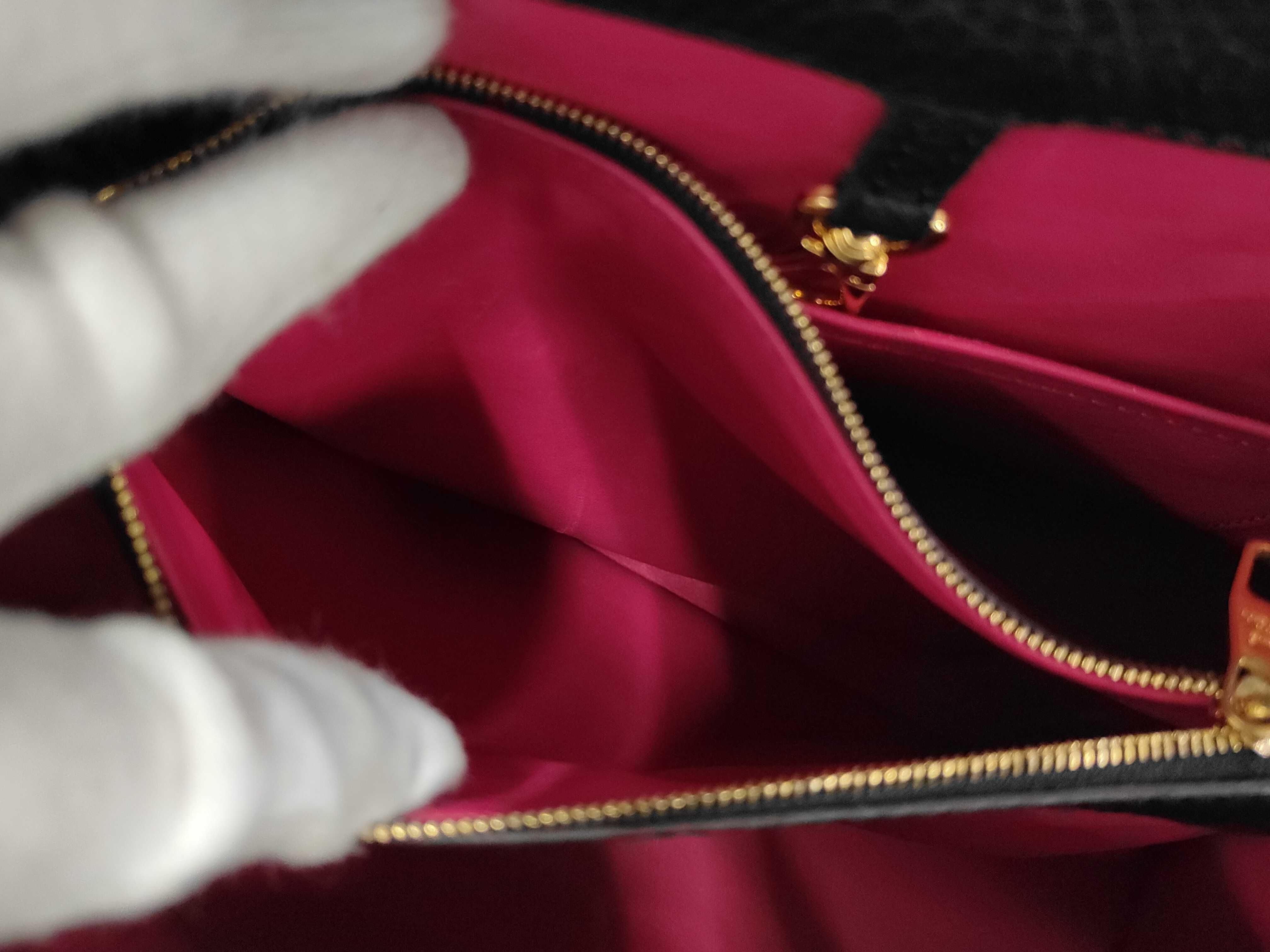 Capucines Noir Handbag — view 9