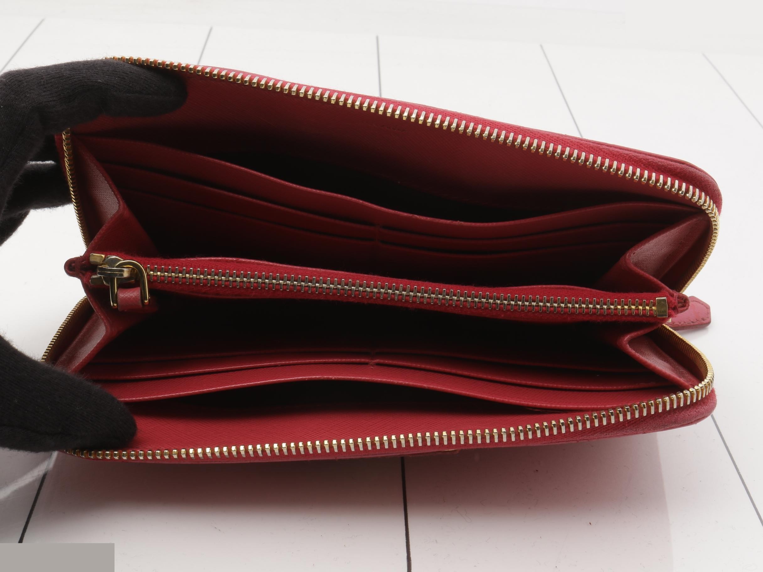Other lines: Bags and Wallets — view 4