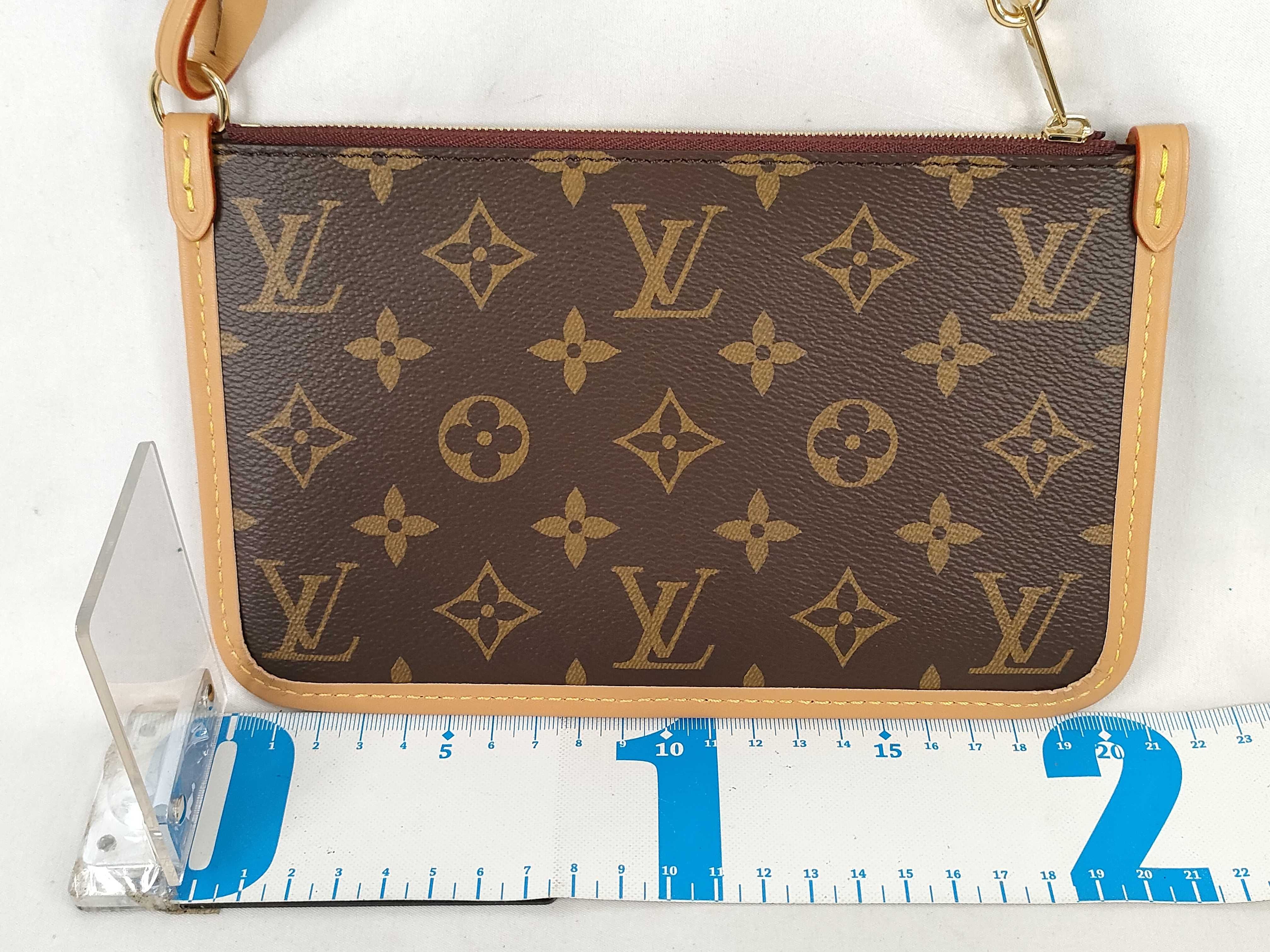 Monogram Louis Vuitton Carryall Attached Pouch — view 2