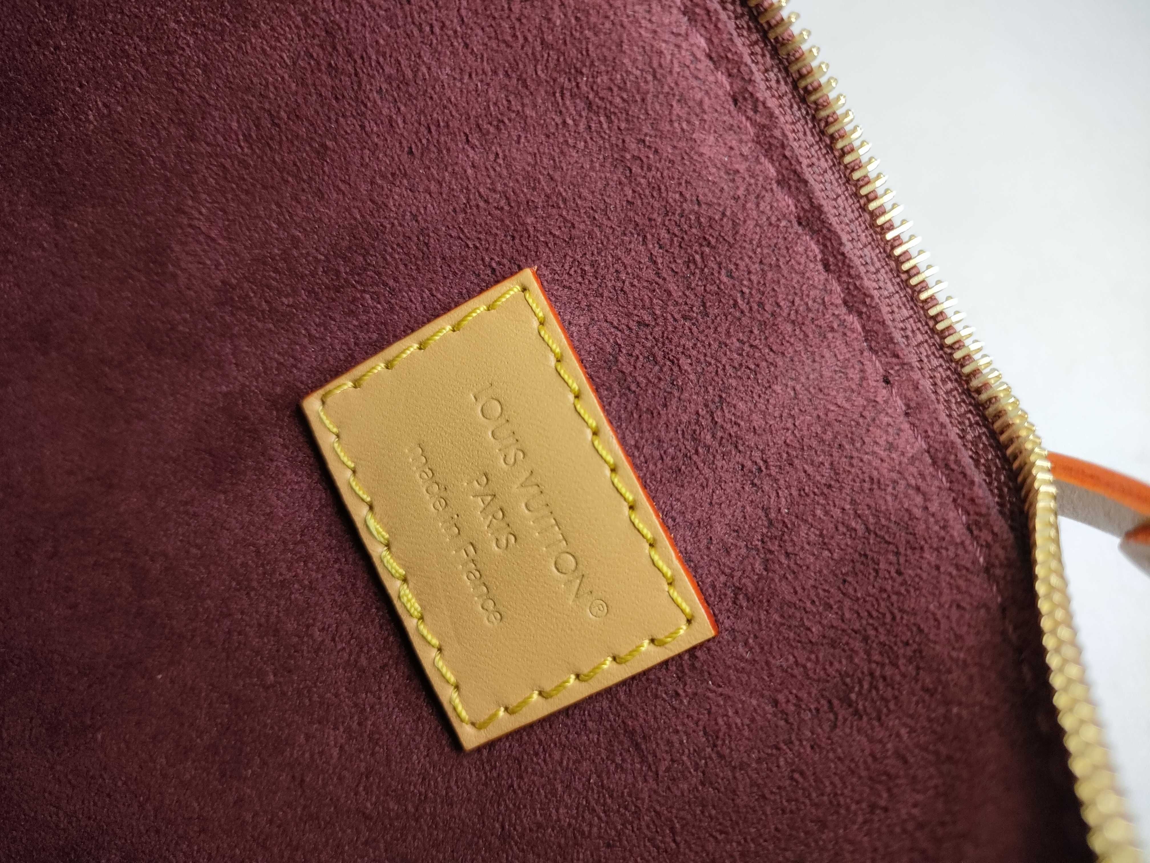 Monogram Louis Vuitton Carryall Attached Pouch — view 11