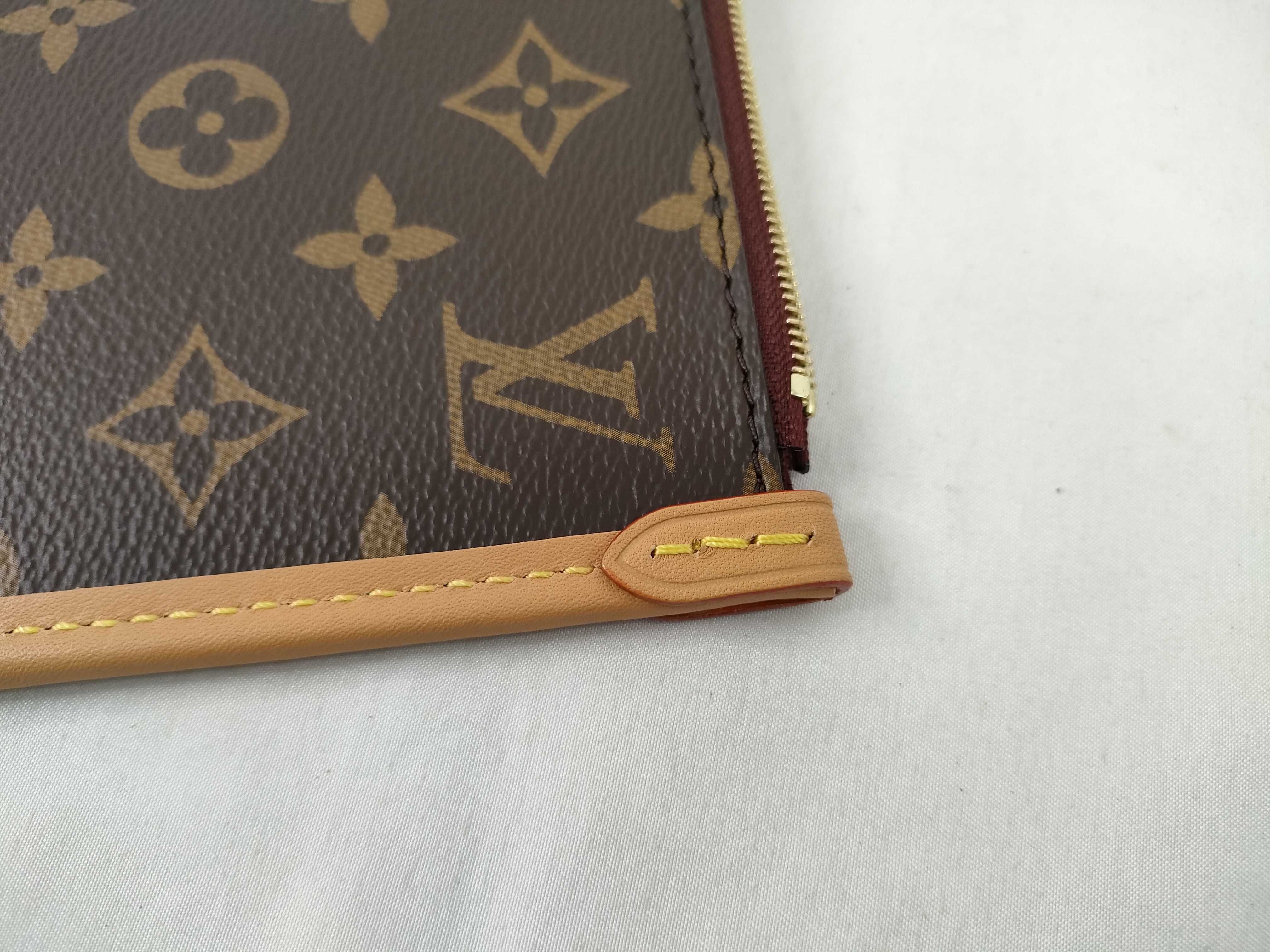 Monogram Louis Vuitton Carryall Attached Pouch — view 13
