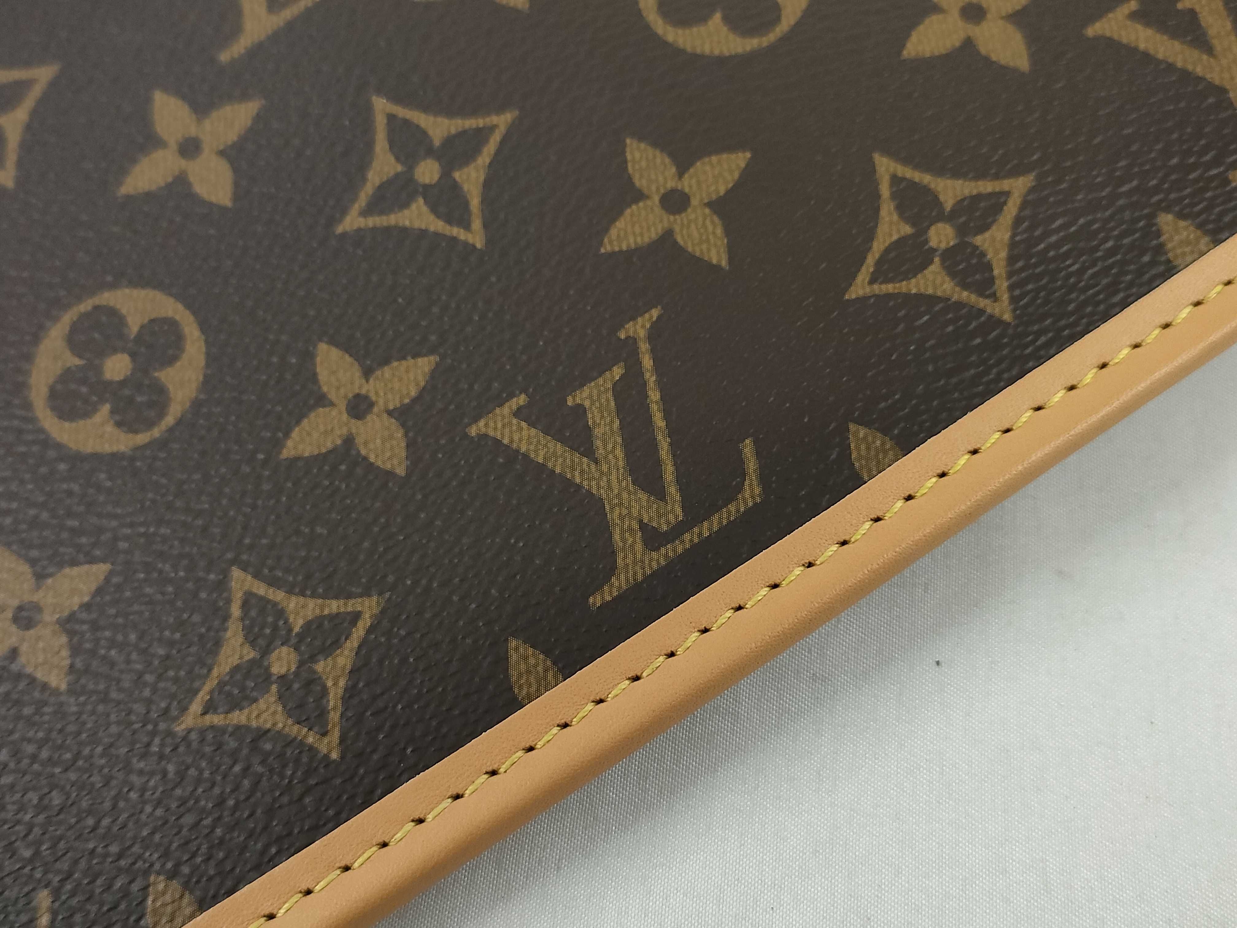 Monogram Louis Vuitton Carryall Attached Pouch — view 14