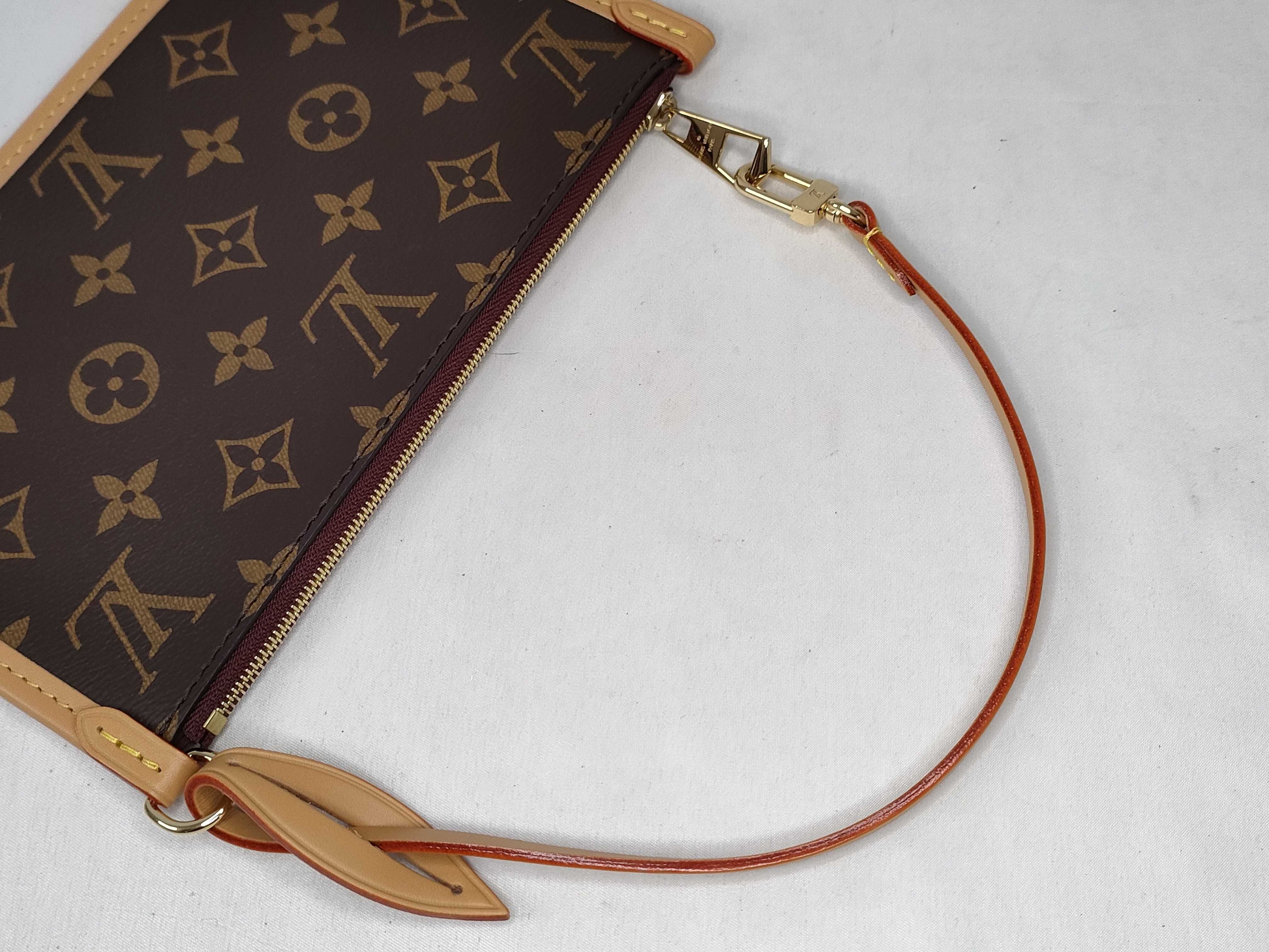 Monogram Louis Vuitton Carryall Attached Pouch — view 3