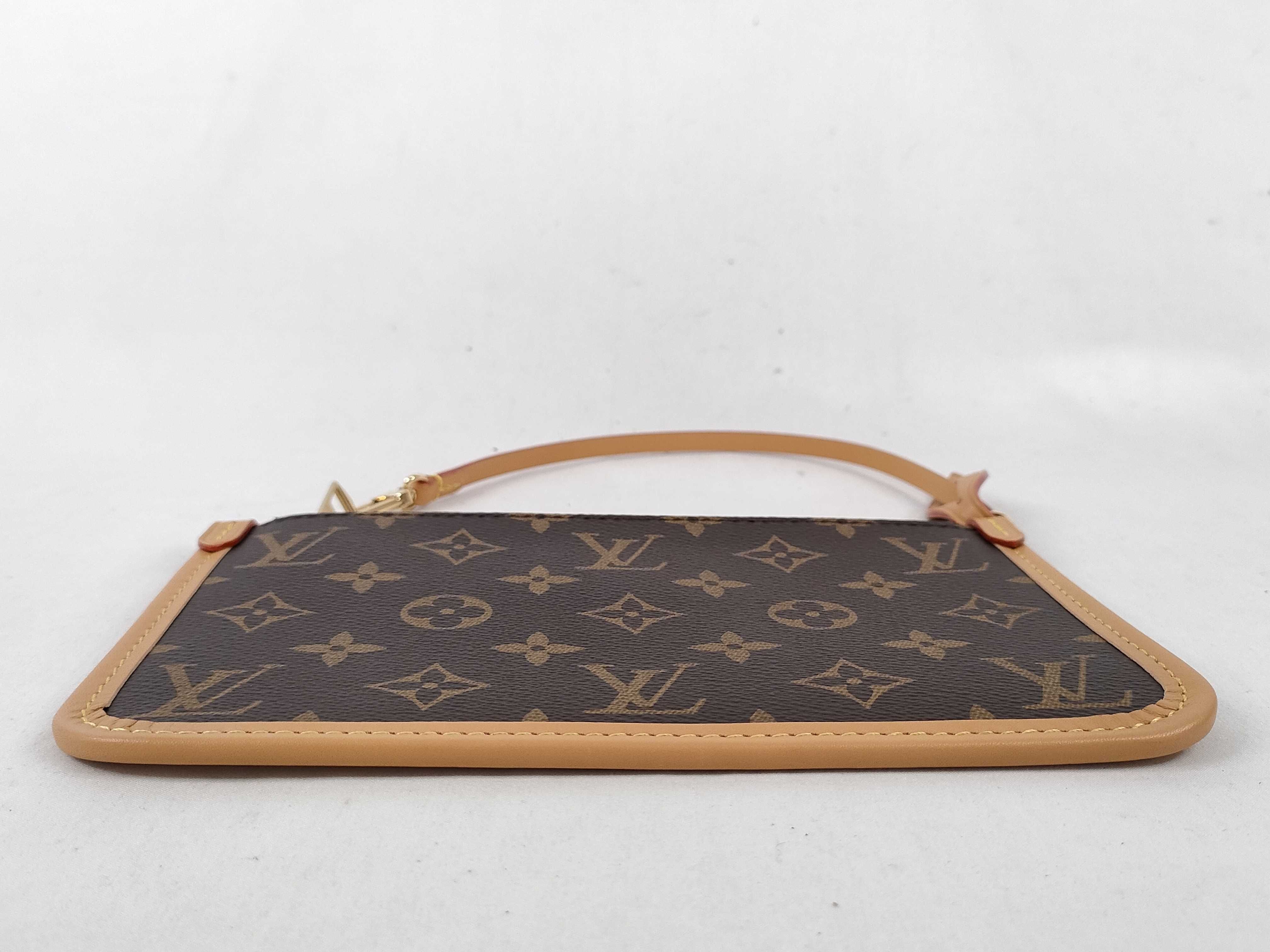 Monogram Louis Vuitton Carryall Attached Pouch — view 7