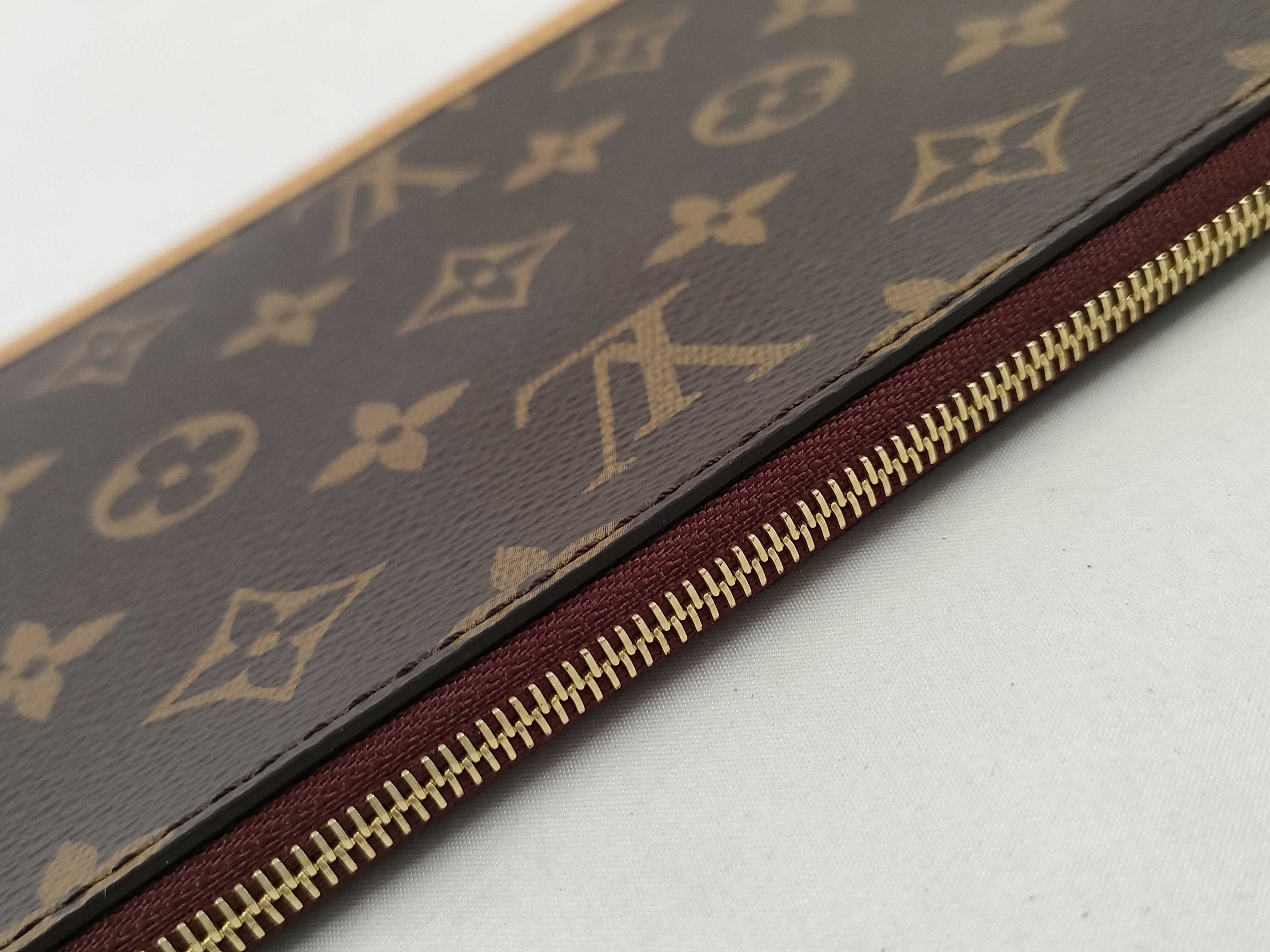 Monogram Louis Vuitton Carryall Attached Pouch — view 8