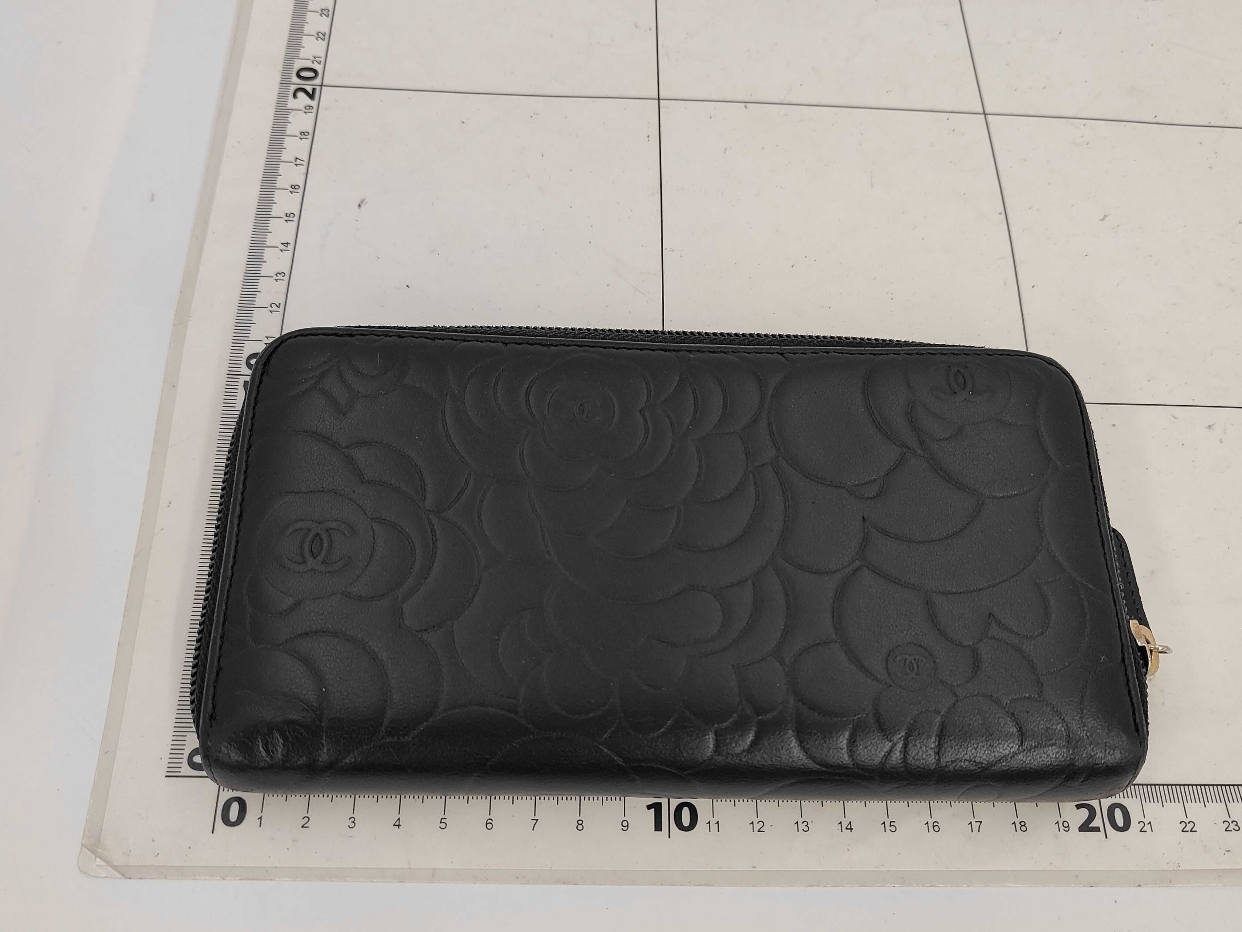 Camellia Leather Round Long Wallet Serial Wallet — view 2