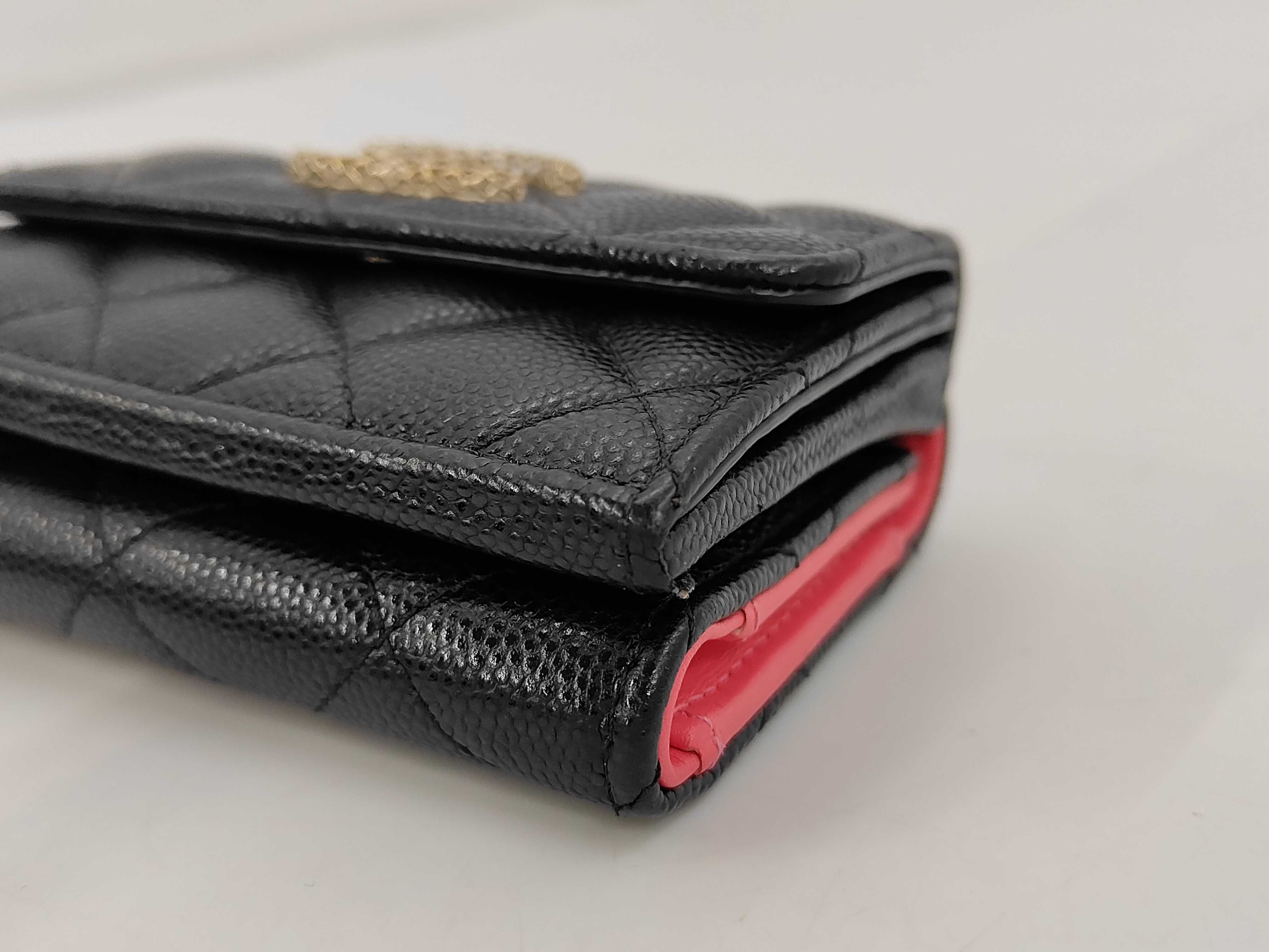 Matelassé Tri-fold Wallet, Caviar Leather, Black, Random Pattern — view 3