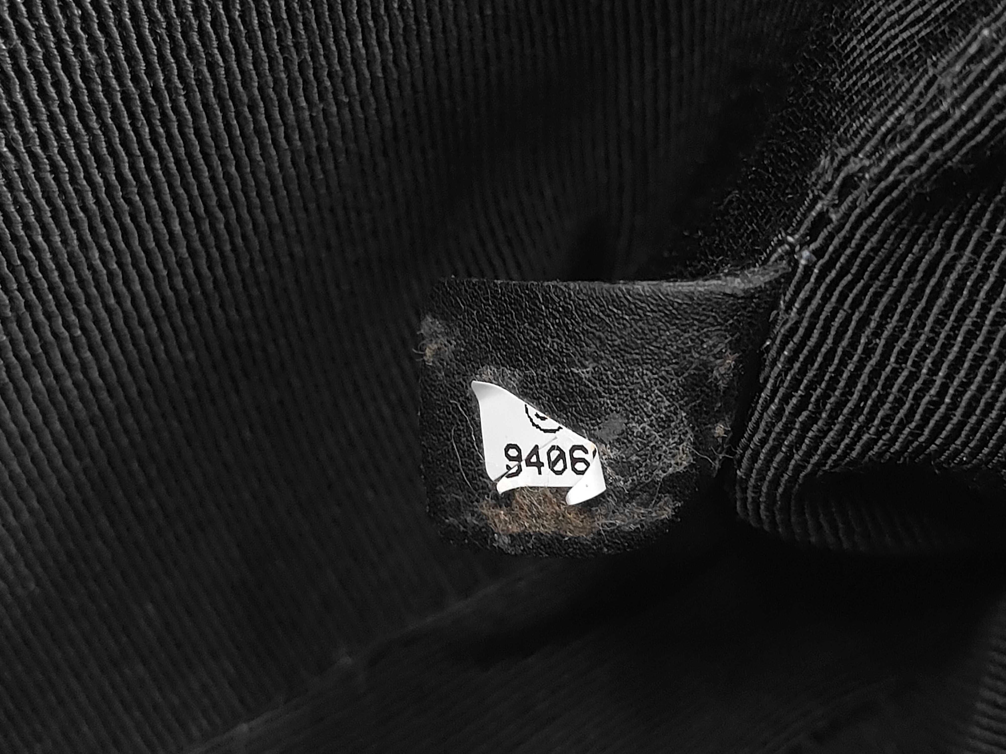 Caviar Matelassé Shoulder Bag — view 10