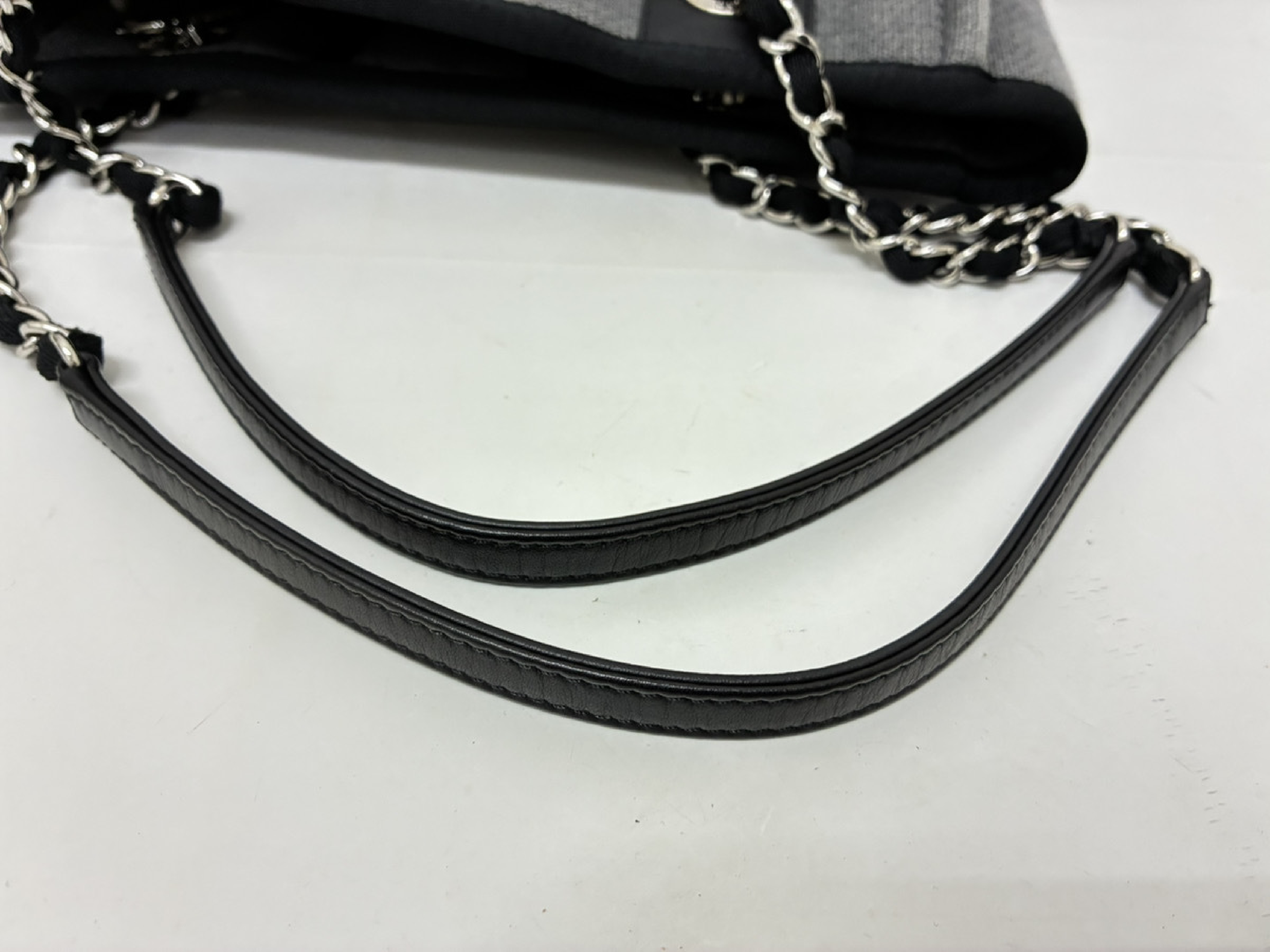 Deauville PM Chain Tote Gray Tote Bag — view 7