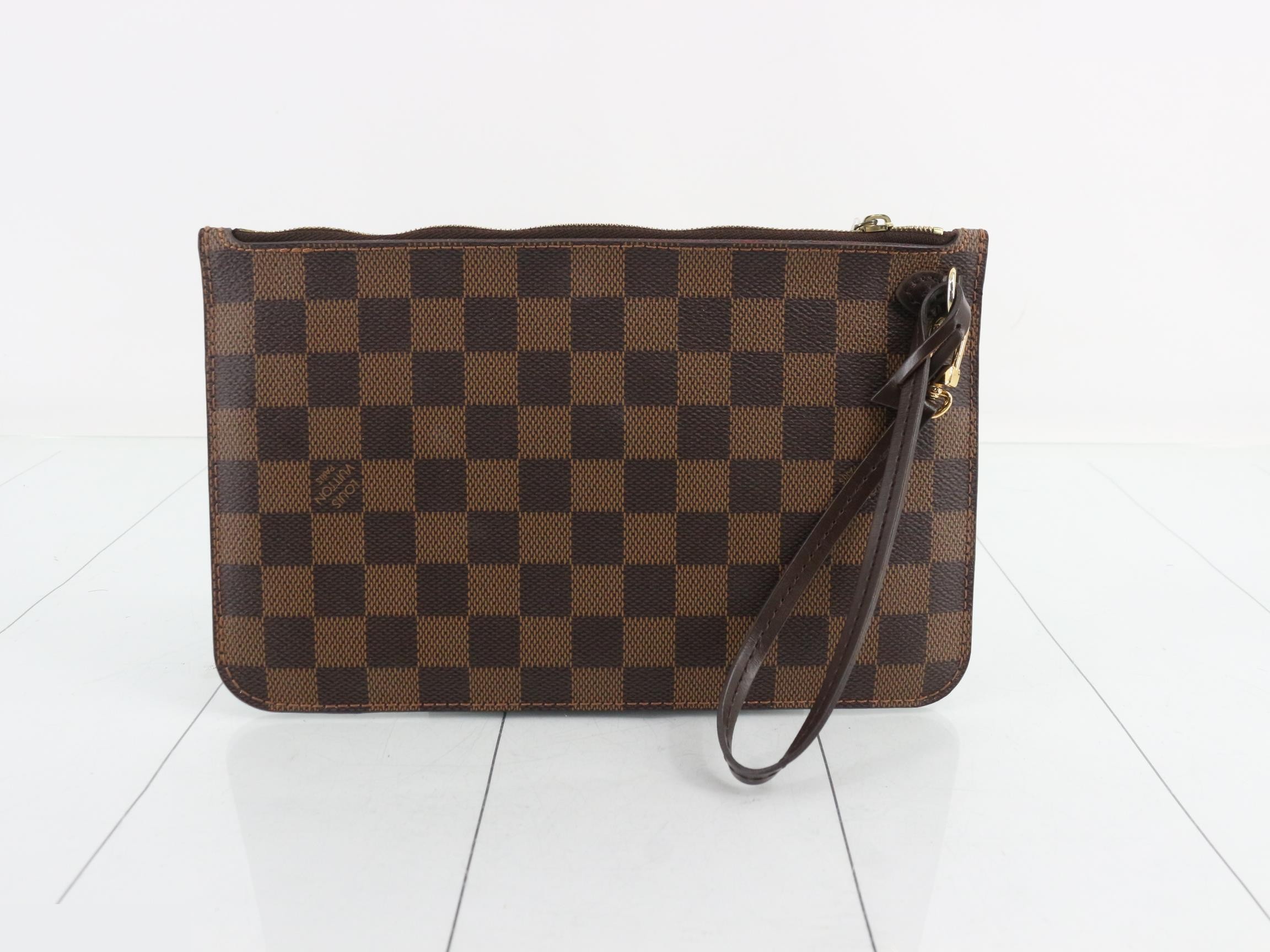 Neverfull MM pouch — view 2