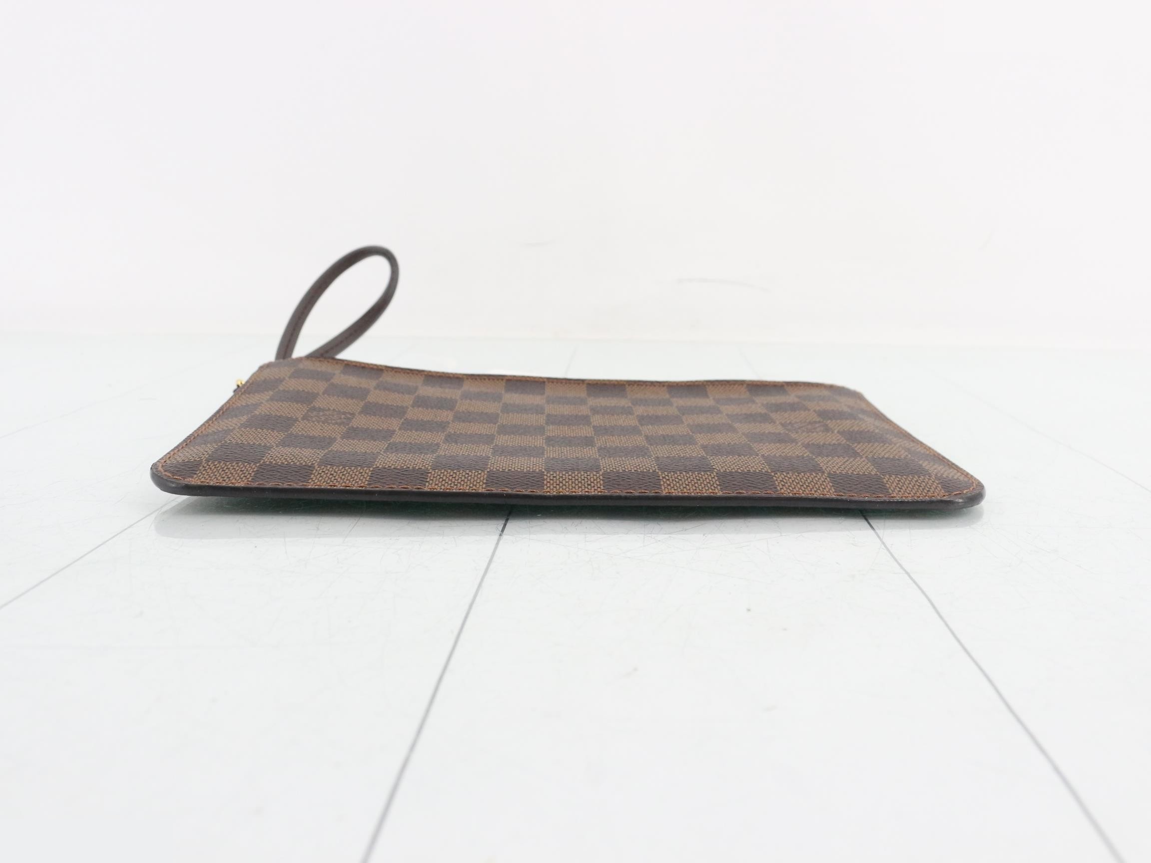 Neverfull MM pouch — view 3
