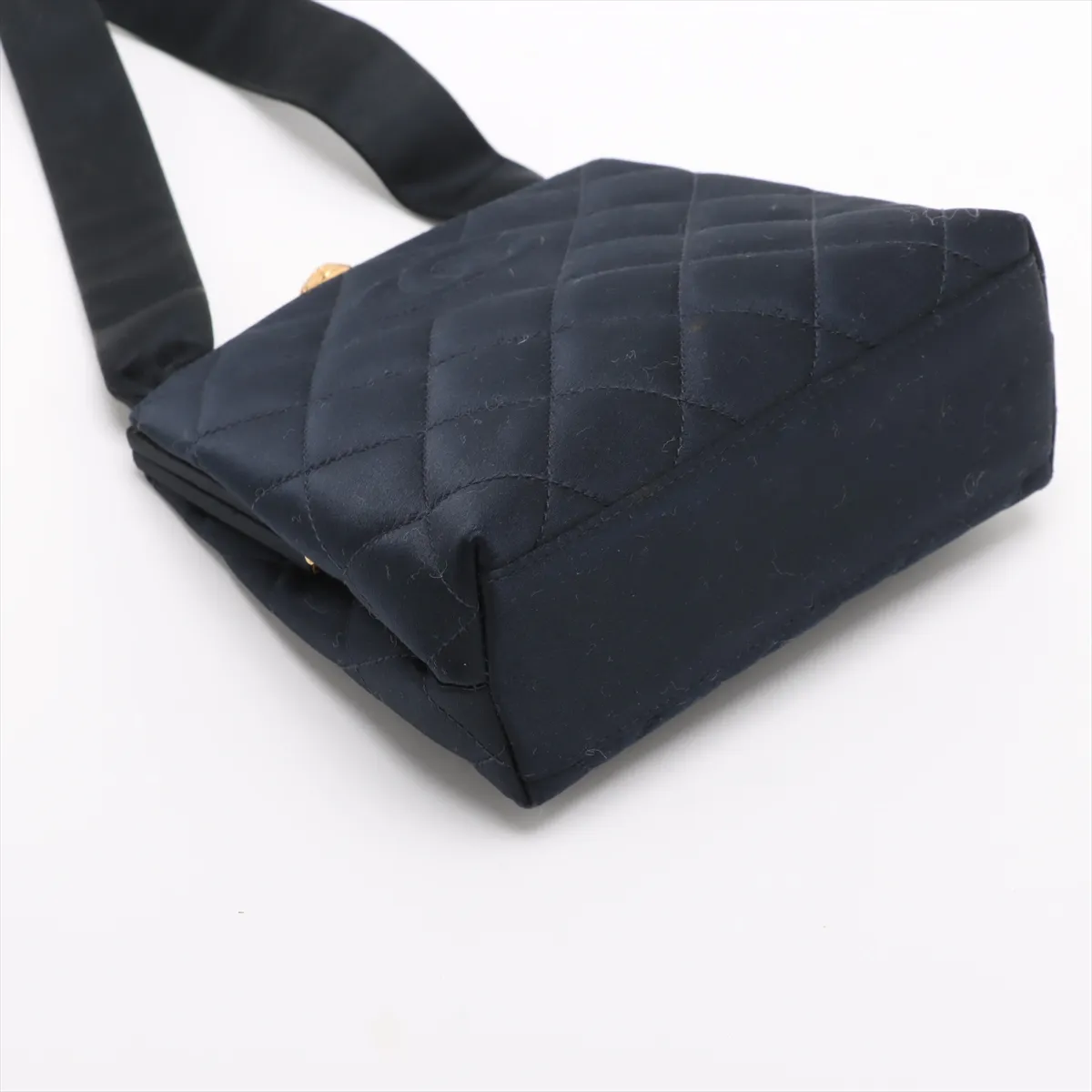 Matelassé Satin Handbag, Kiss-lock Closure, Navy, Gold Hardware, Item Number 3477457 (Serial Number 3) — view 4