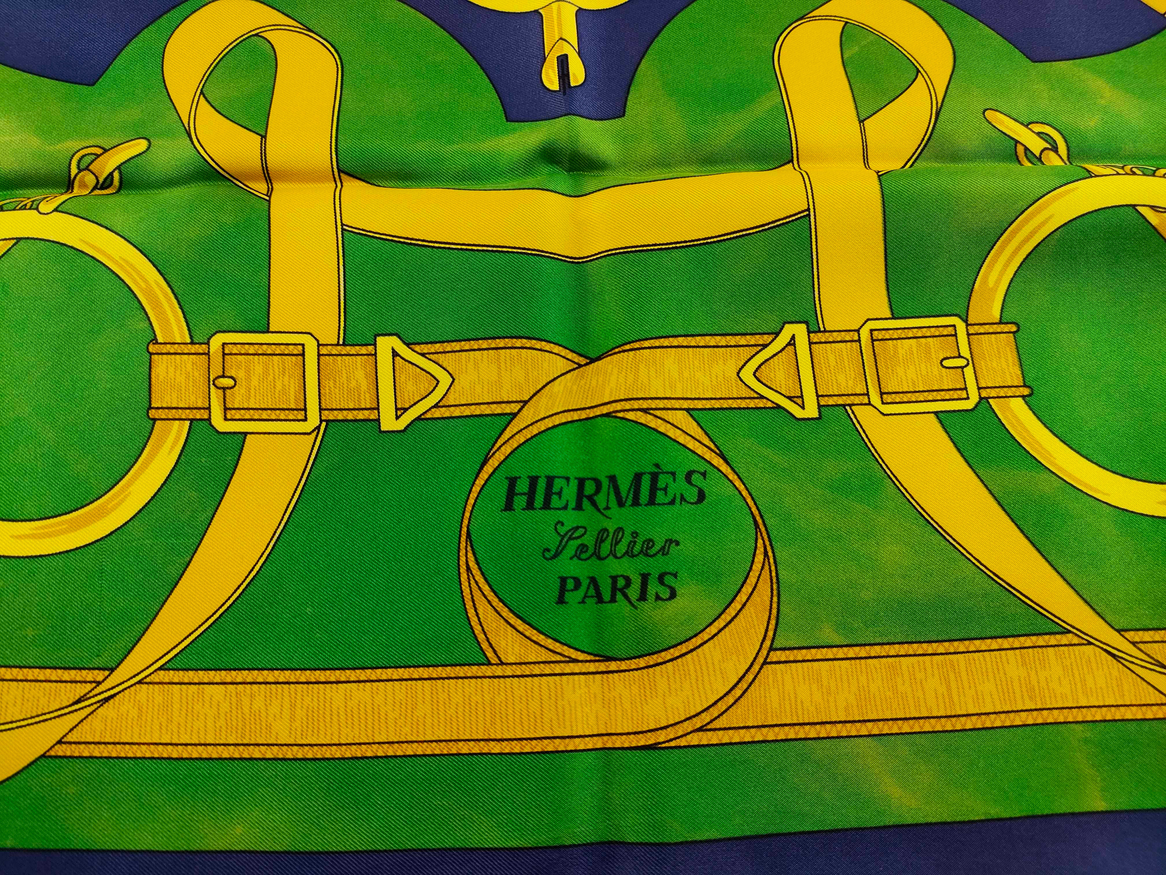 Carre 90 Eperon d'Or (Golden Spur) and other accessories — view 3