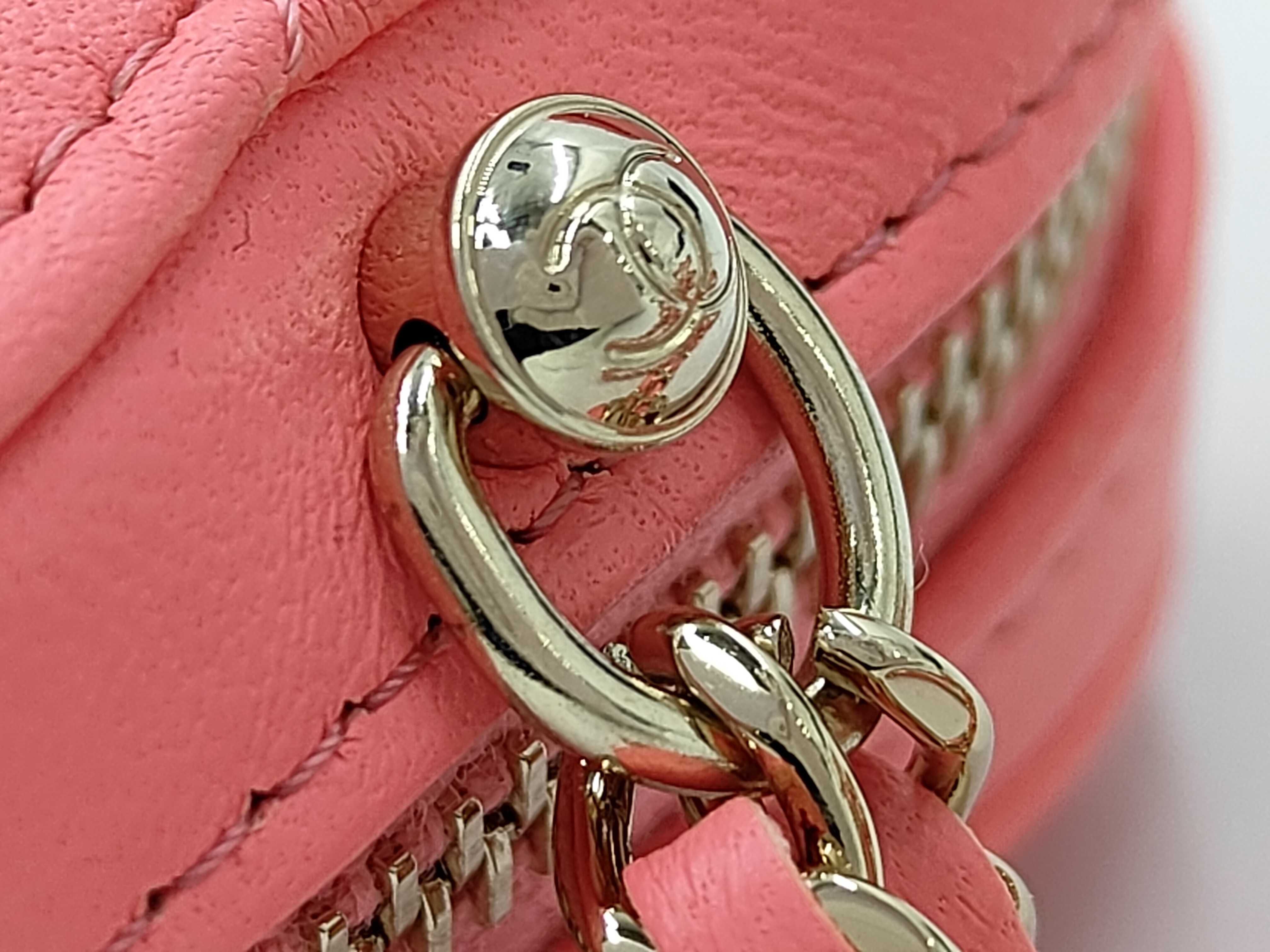 Lambskin Matelasse Heart Shape Lambskin Chain Pouch — view 8