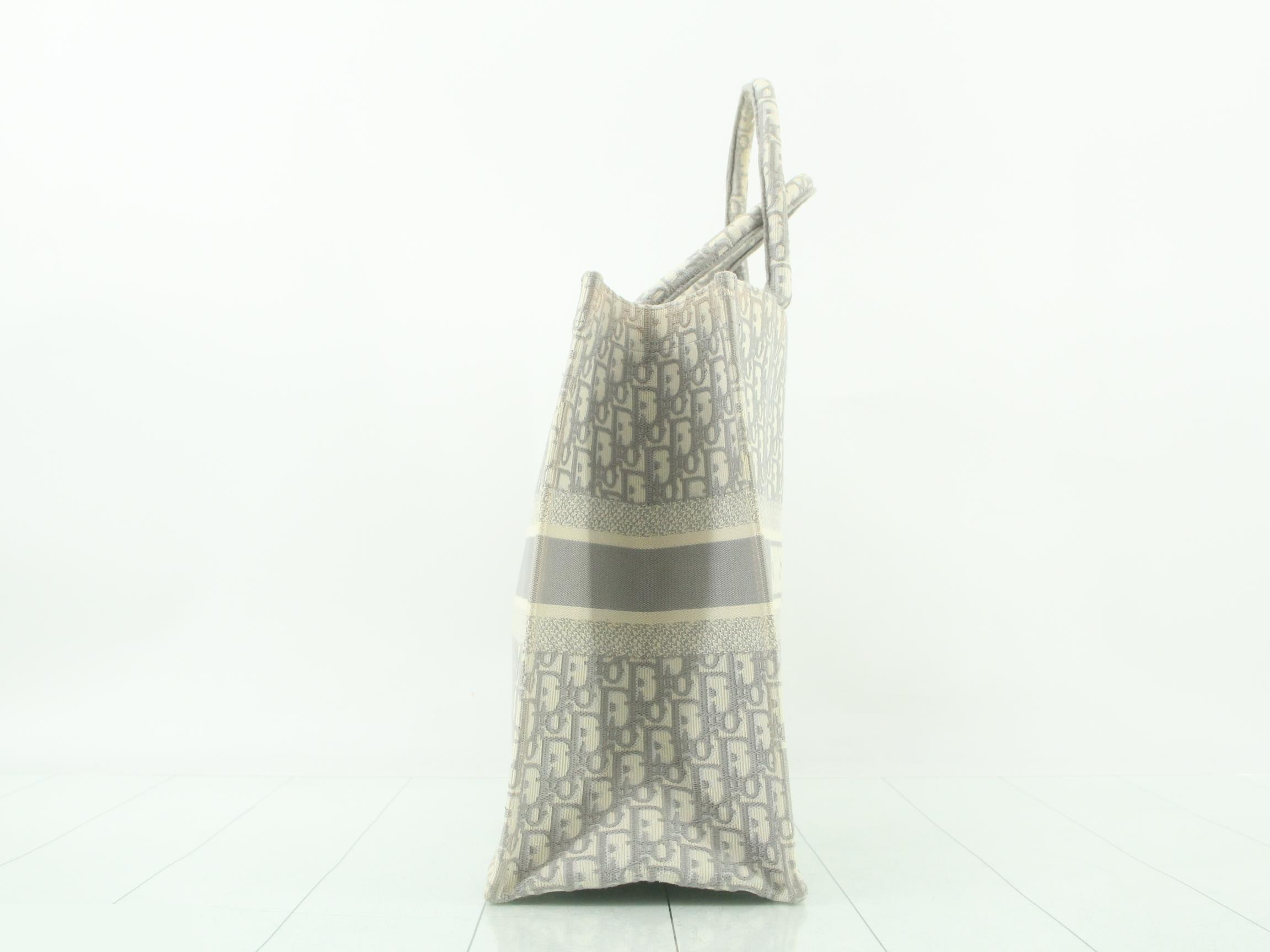 Oblique Book Tote Large — view 4