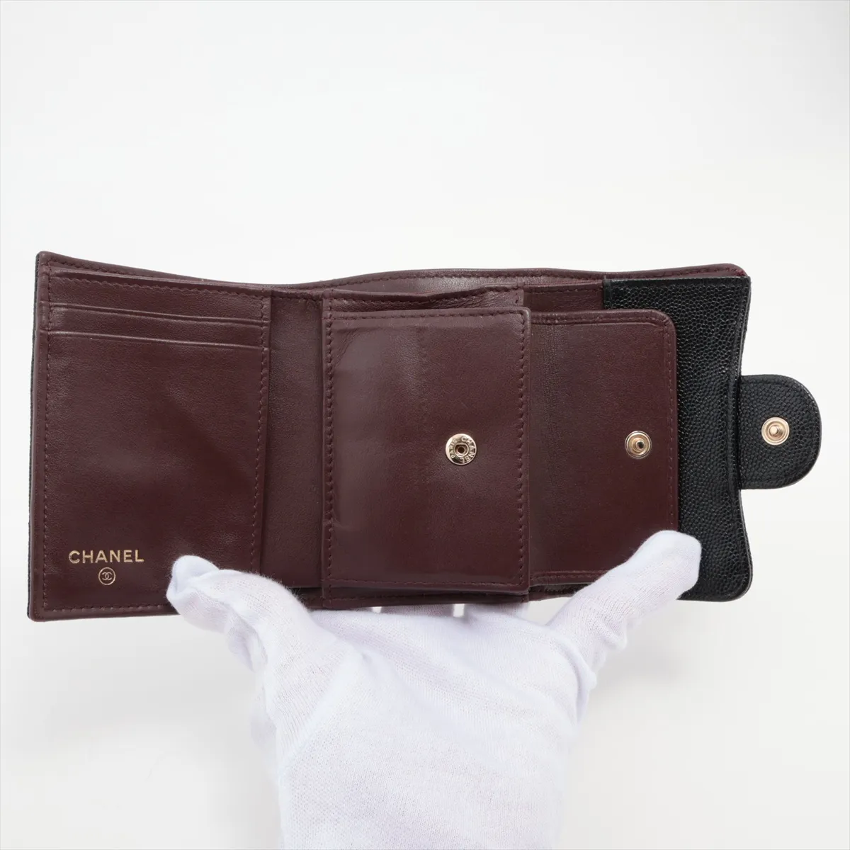 Matelassé Caviar Skin Compact Wallet, Black with Gold Hardware, 27190460 — view 4