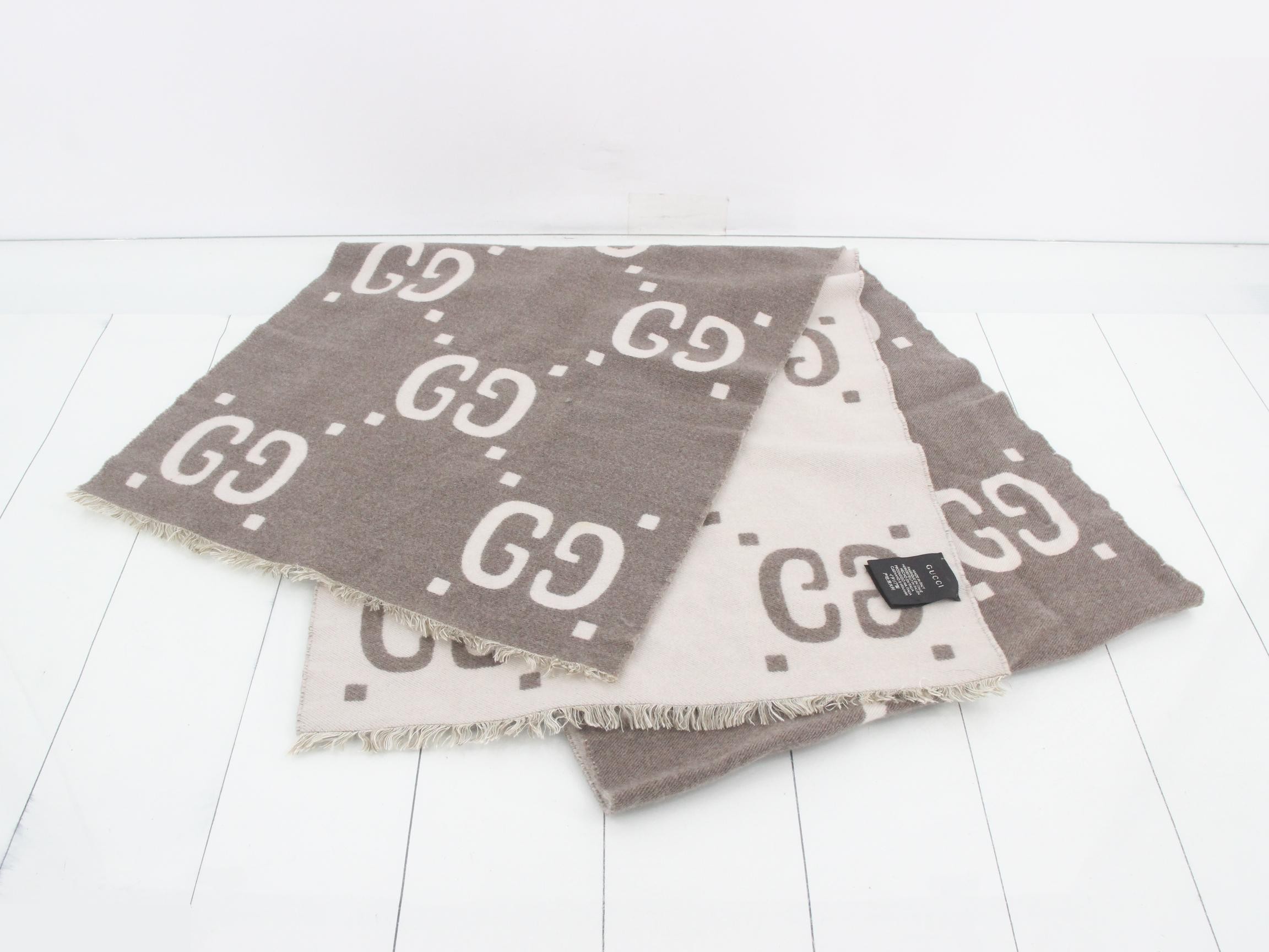 scarf — view 2