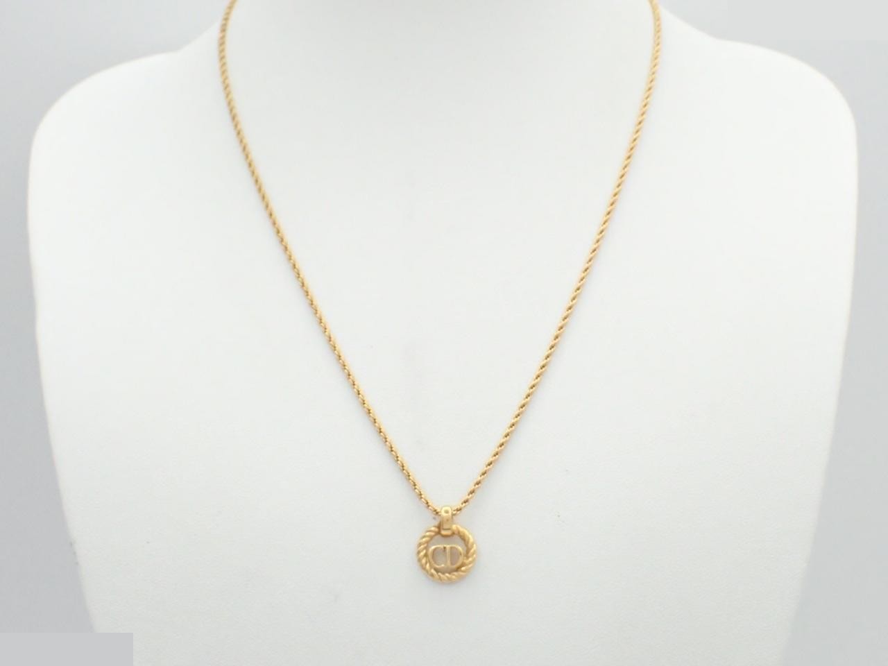 Precious Metals, Necklaces, Pendants — view 3