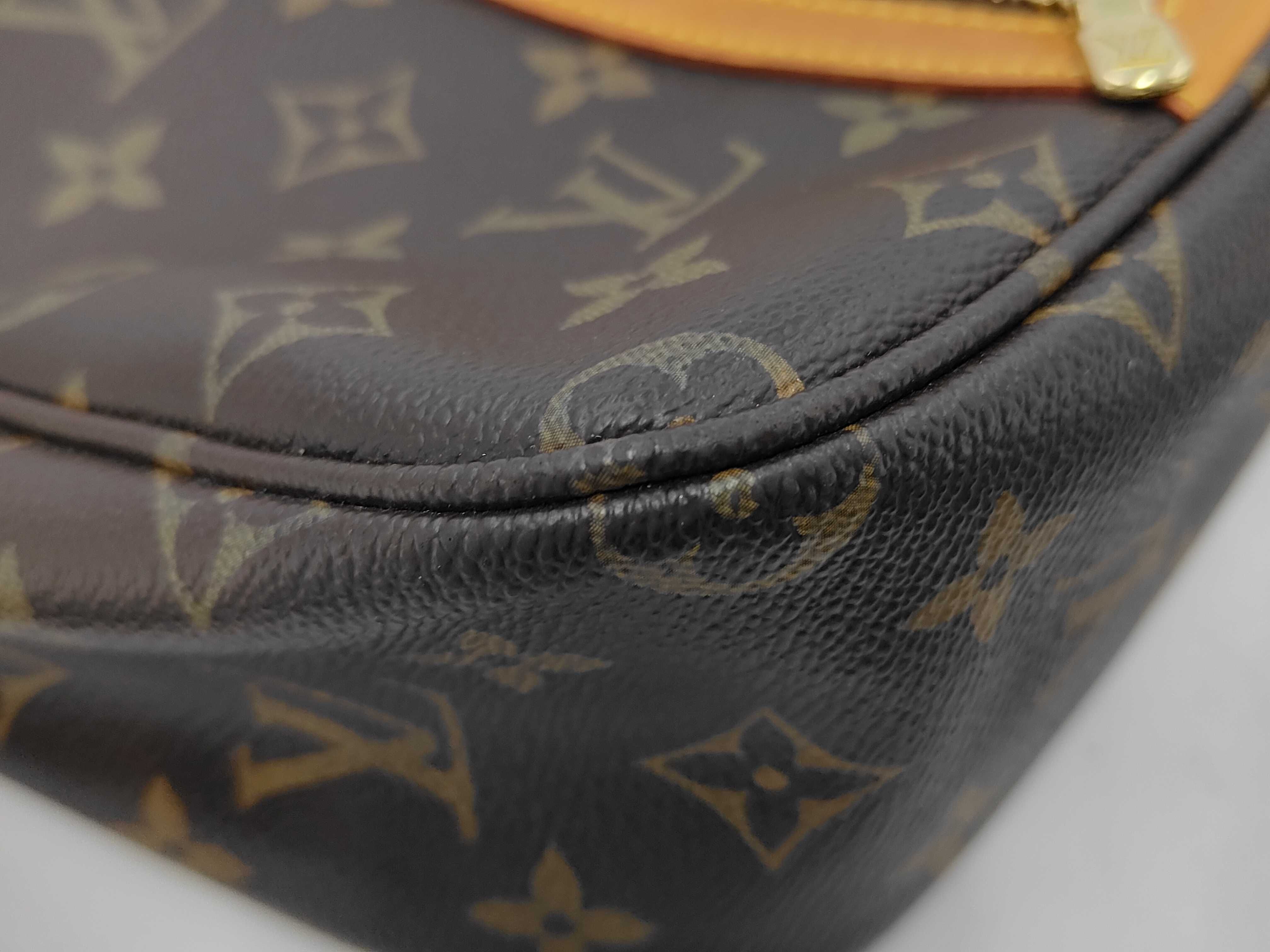 Monogram Louis Vuitton Monogram Sac Bosphore CA1016 Shoulder Bag — view 3