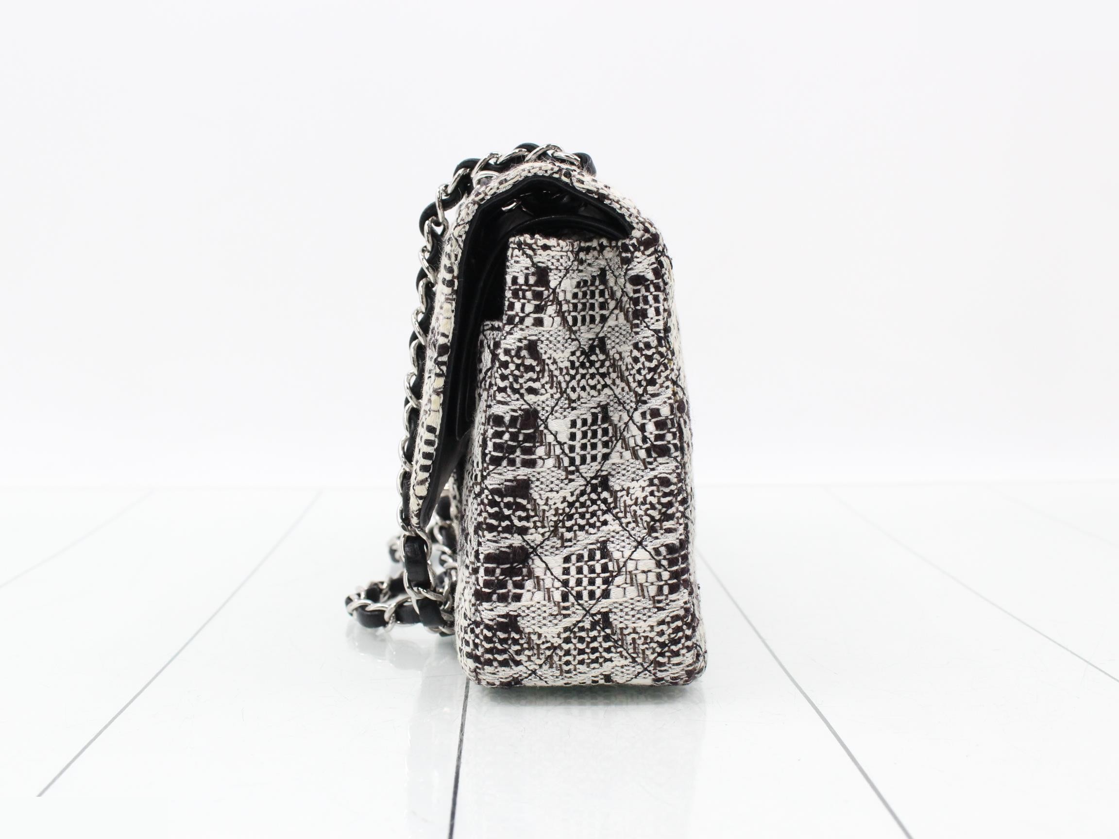 Matelassé 25 Tweed Turnlock Double Flap Double Chain Shoulder Bag — view 3