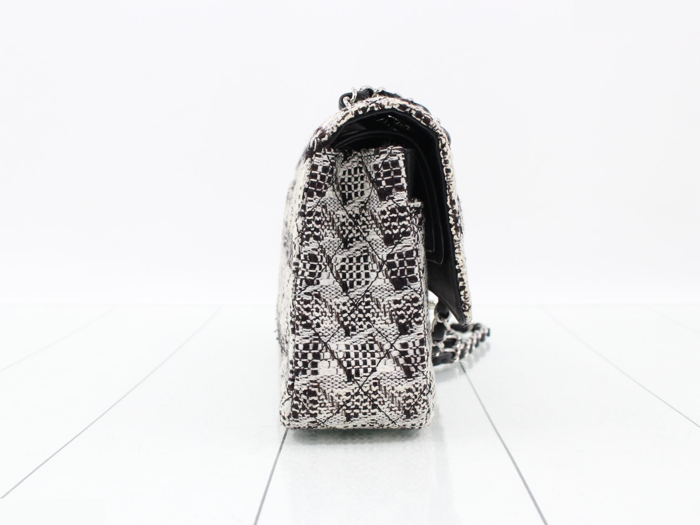 Matelassé 25 Tweed Turnlock Double Flap Double Chain Shoulder Bag — view 4
