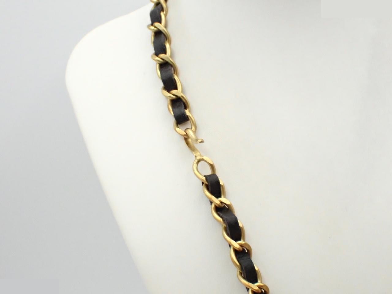 Light bulb motif necklace/pendant — view 2