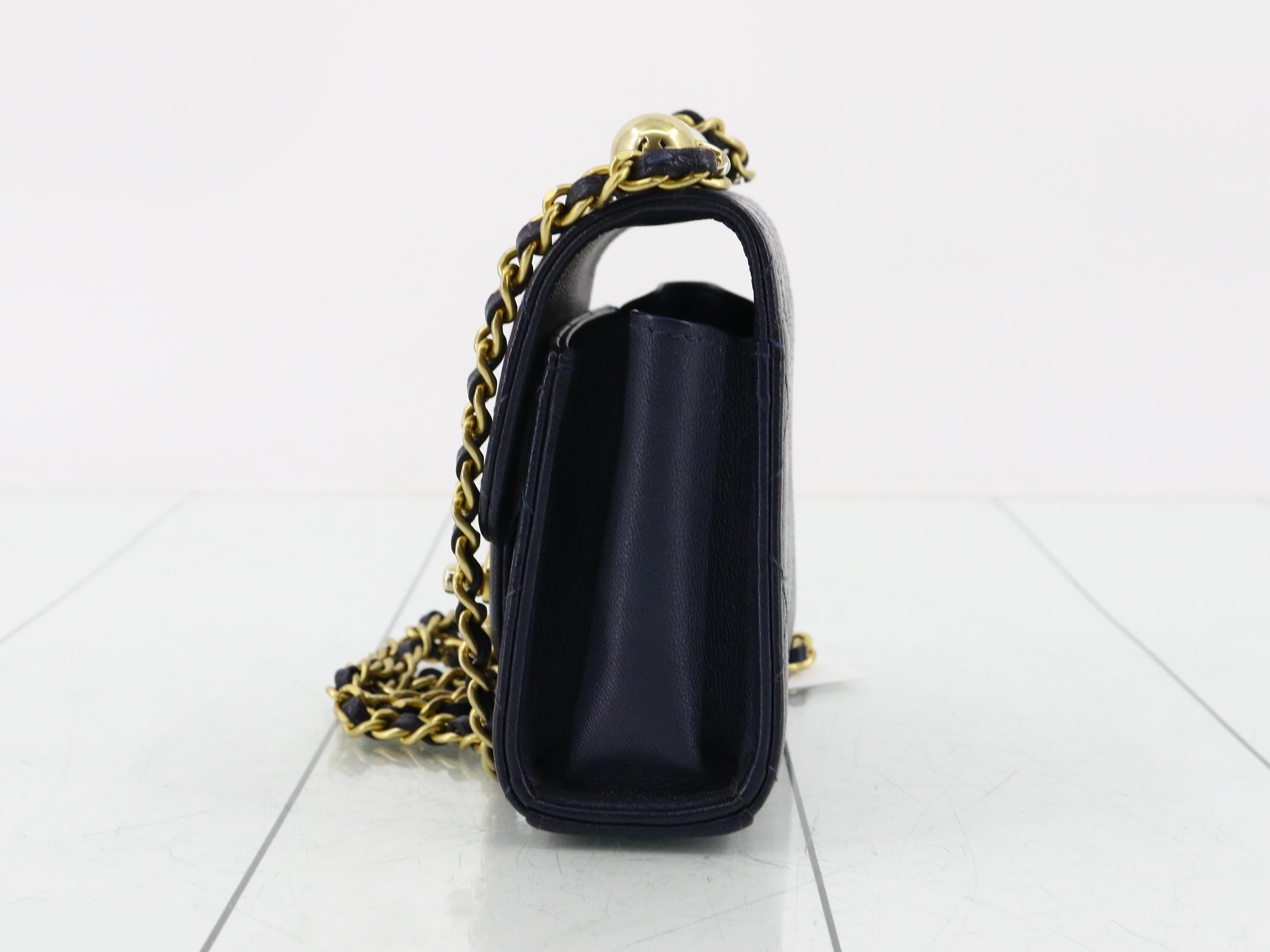 Matelassé (bag) - Shoulder bag — view 3