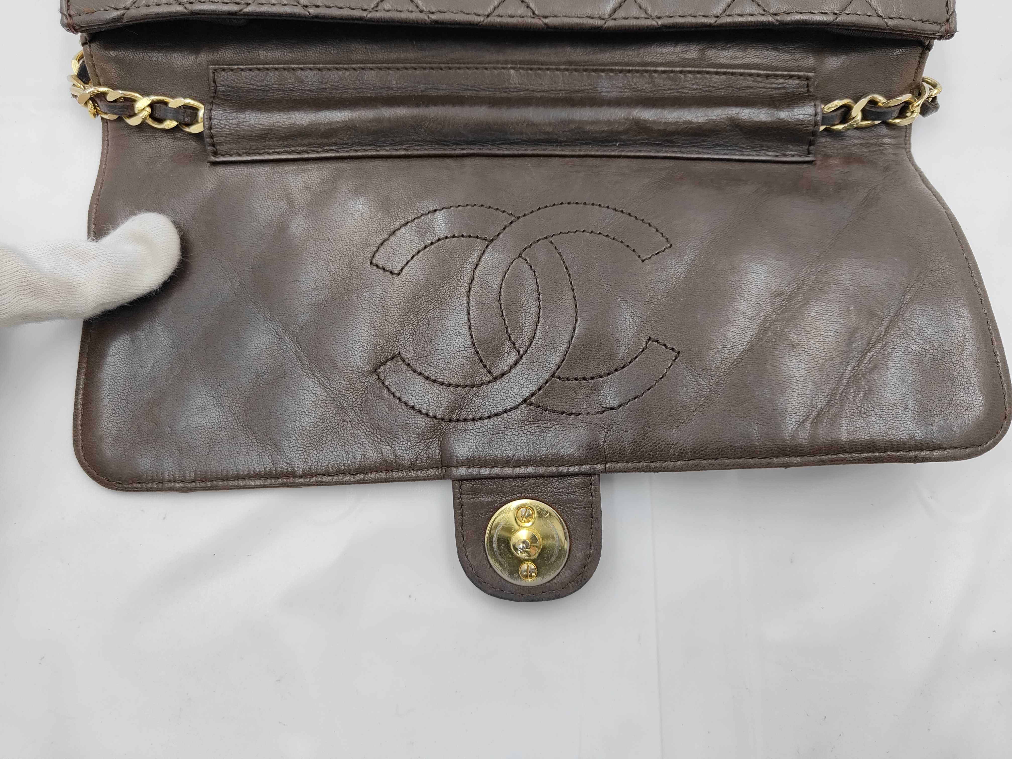 Matelassé Chain Push-Lock Brown Shoulder Bag — view 7
