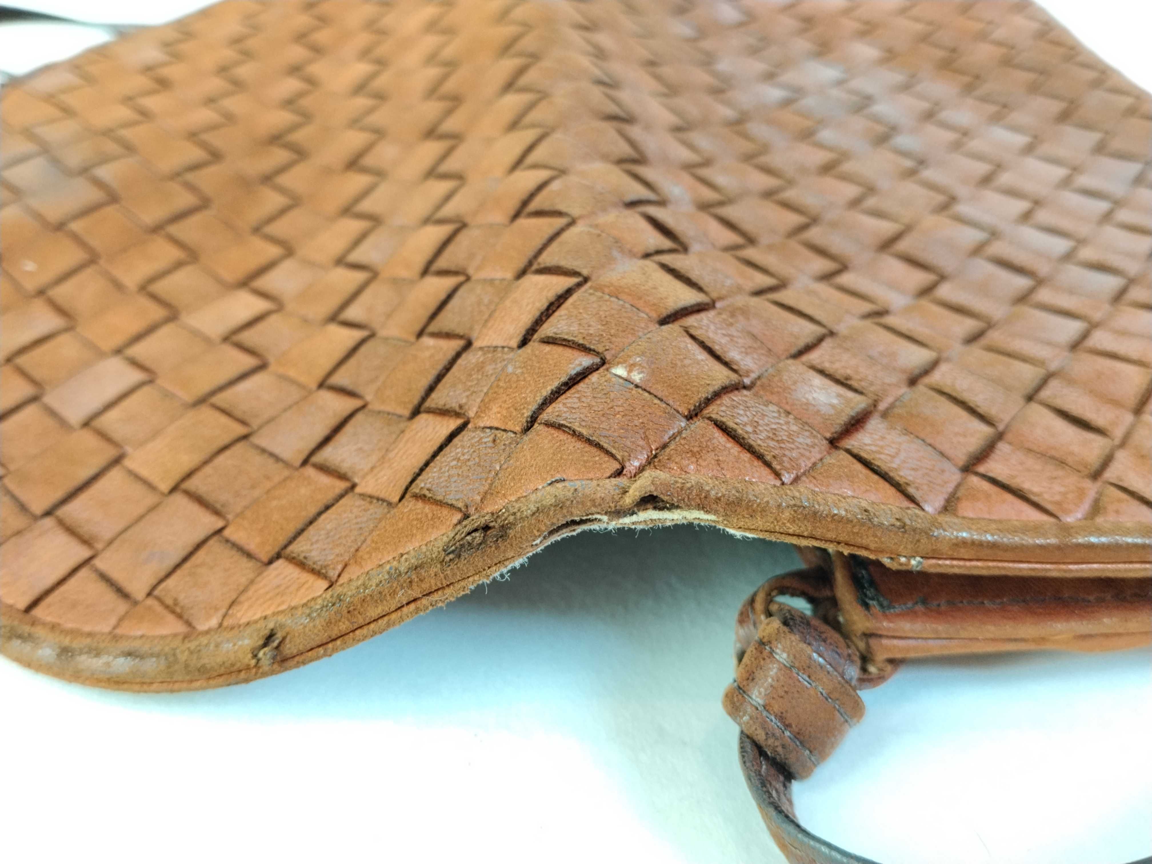 Intrecciato Bottega Veneta Intrecciato Shoulder Bag — view 15