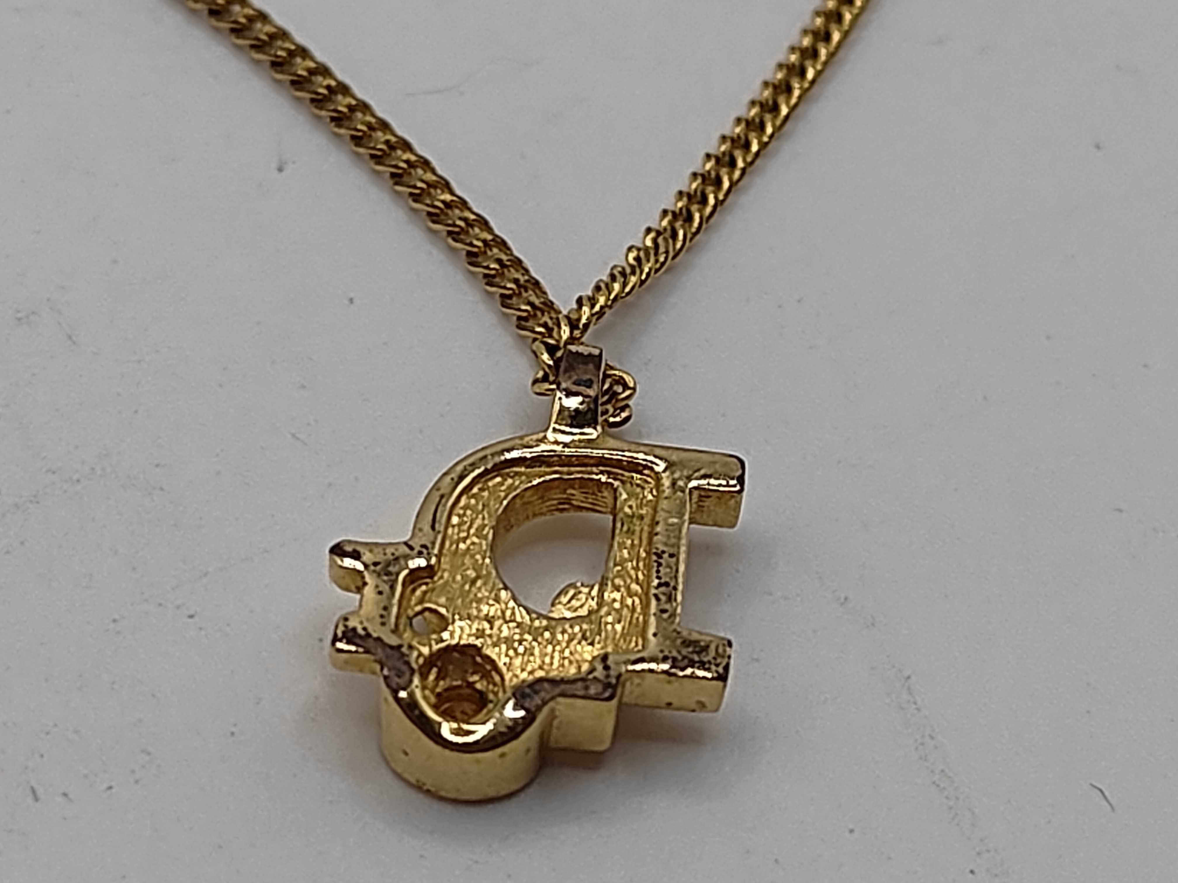 necklace — view 2