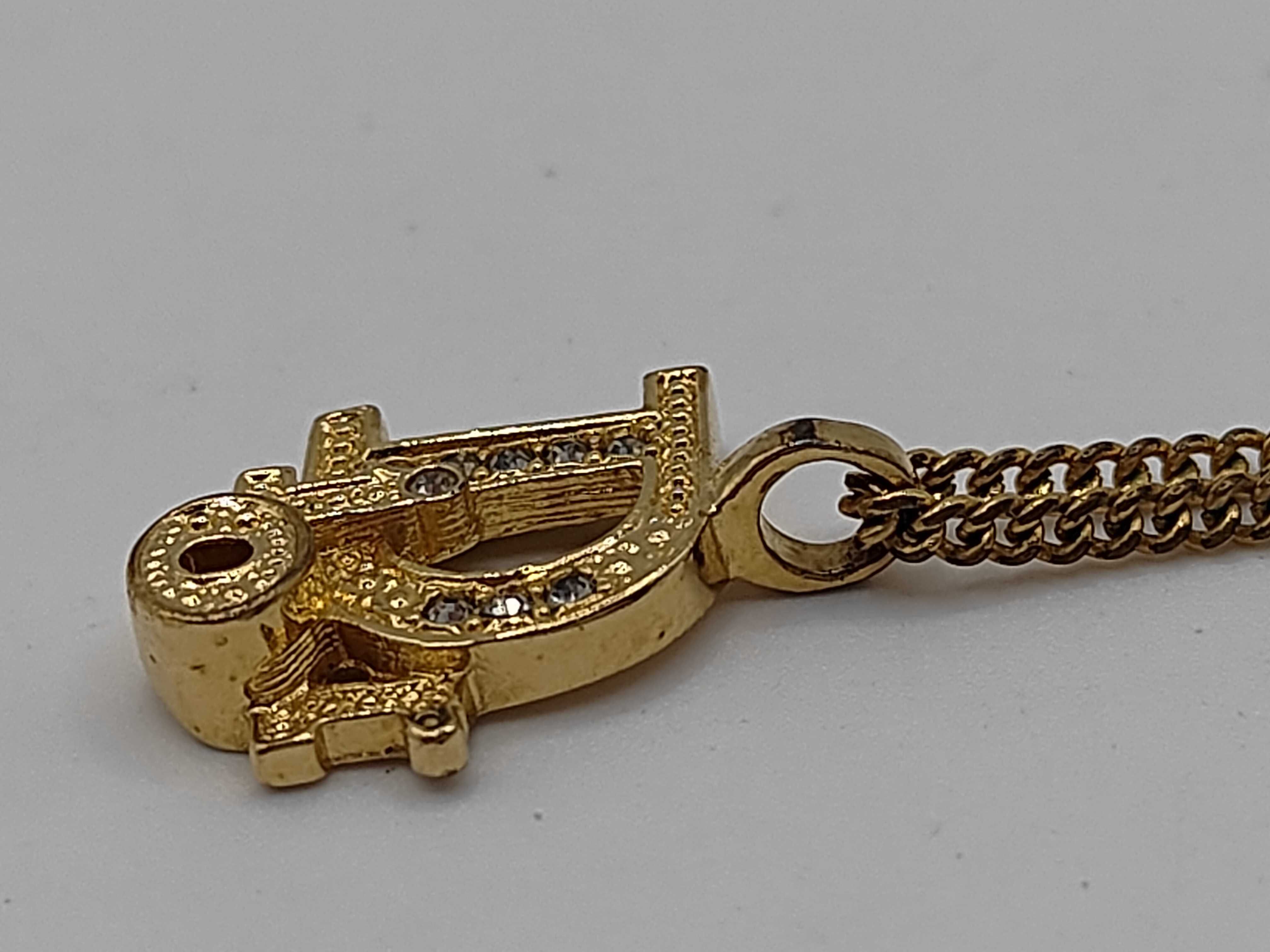 necklace — view 3