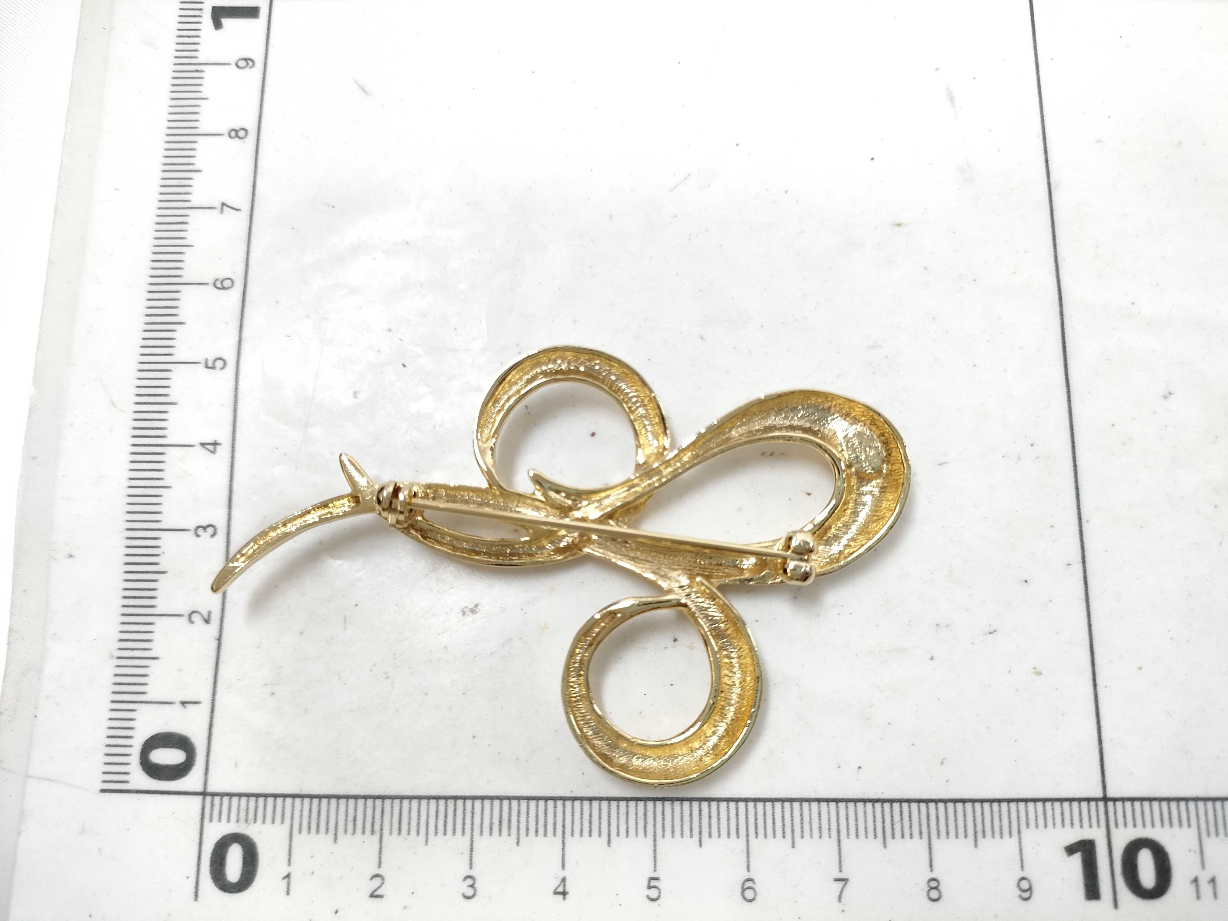 Vintage Gold Brooch — view 6