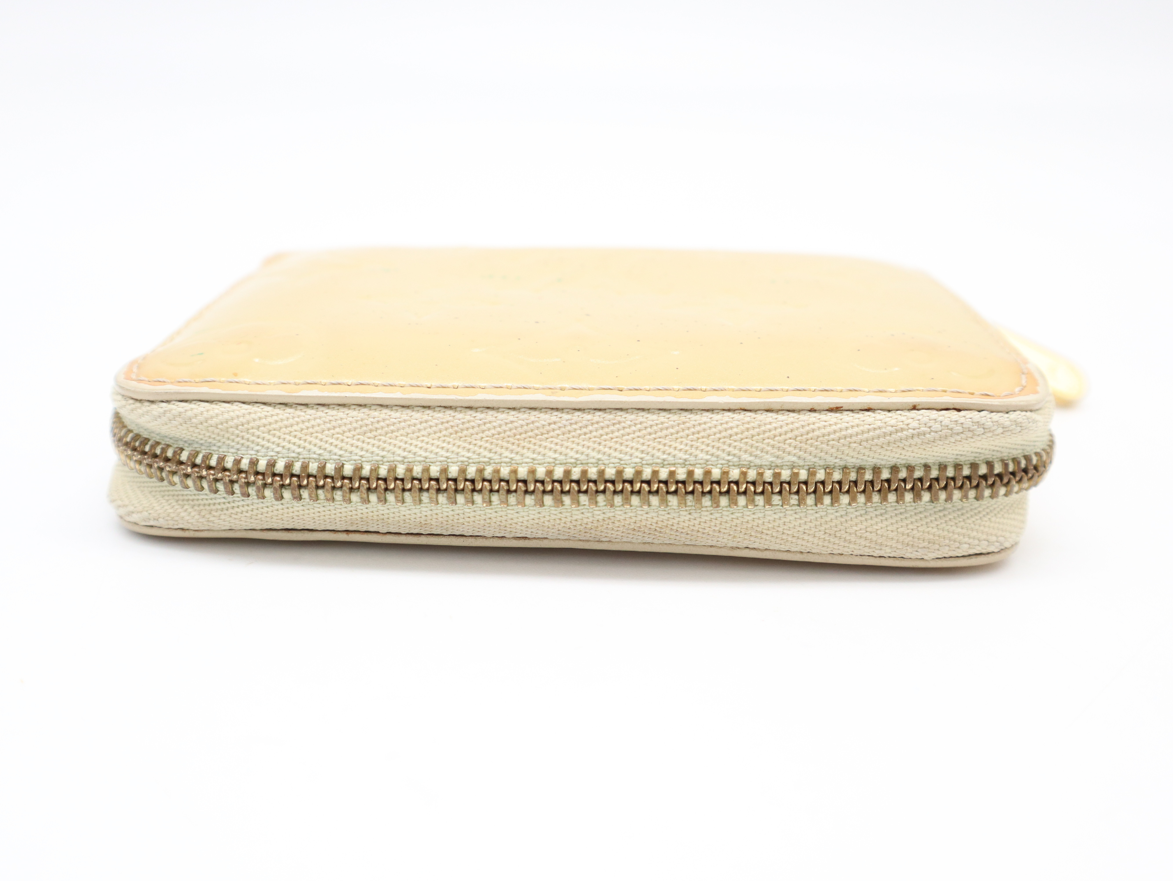 M90203 Vernis Zippy Coin Purse Dune Wallet — view 3