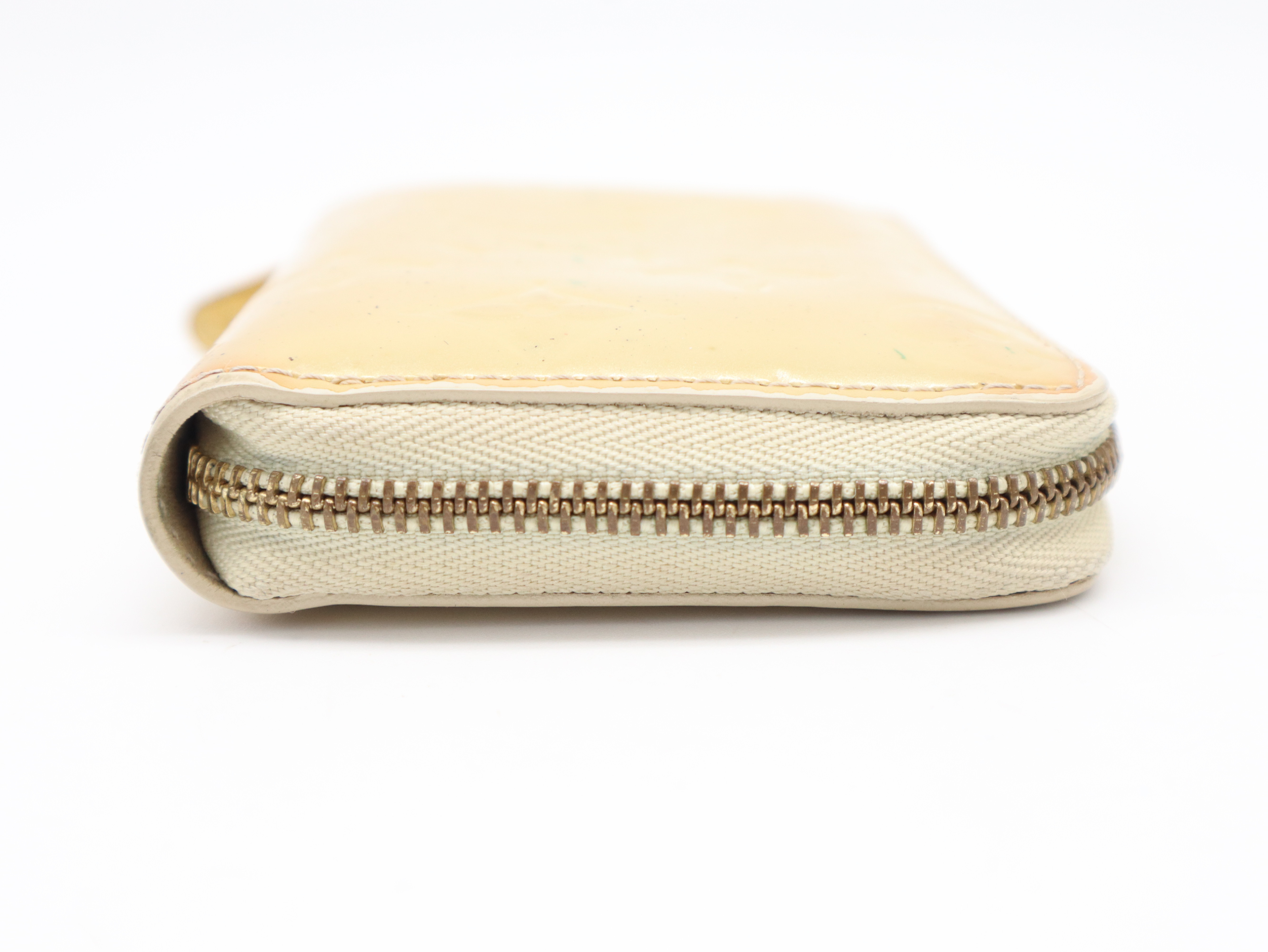 M90203 Vernis Zippy Coin Purse Dune Wallet — view 5